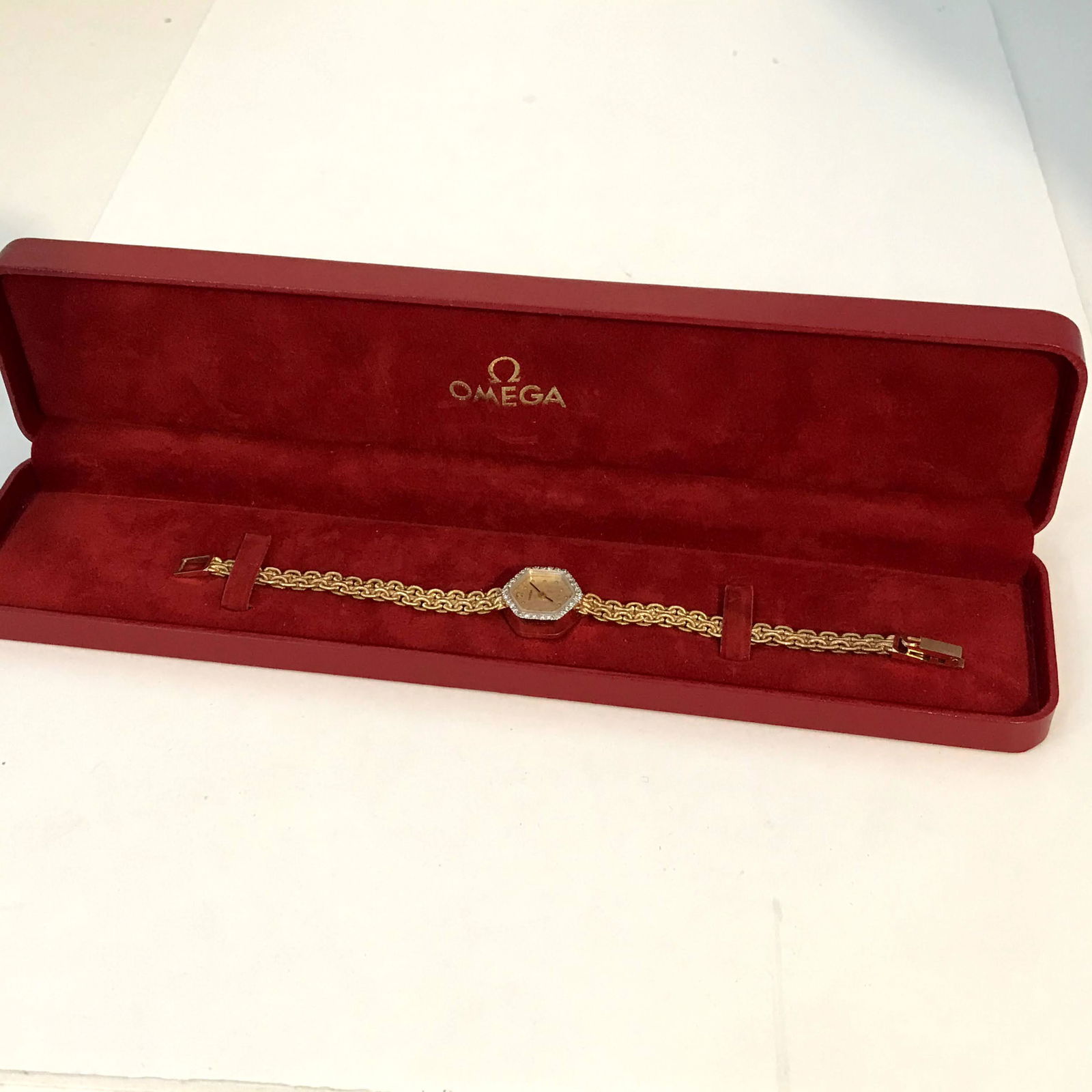 Vintage 14k Gold Ladies Omega mechanical Watch With 30 (1 of 6)