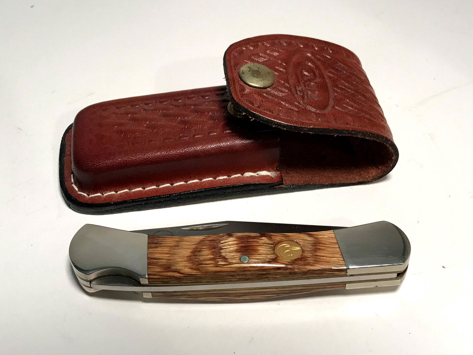 Case XX USA 5" closed Ducks Unlimited 1990 Lockback (1 of 7)