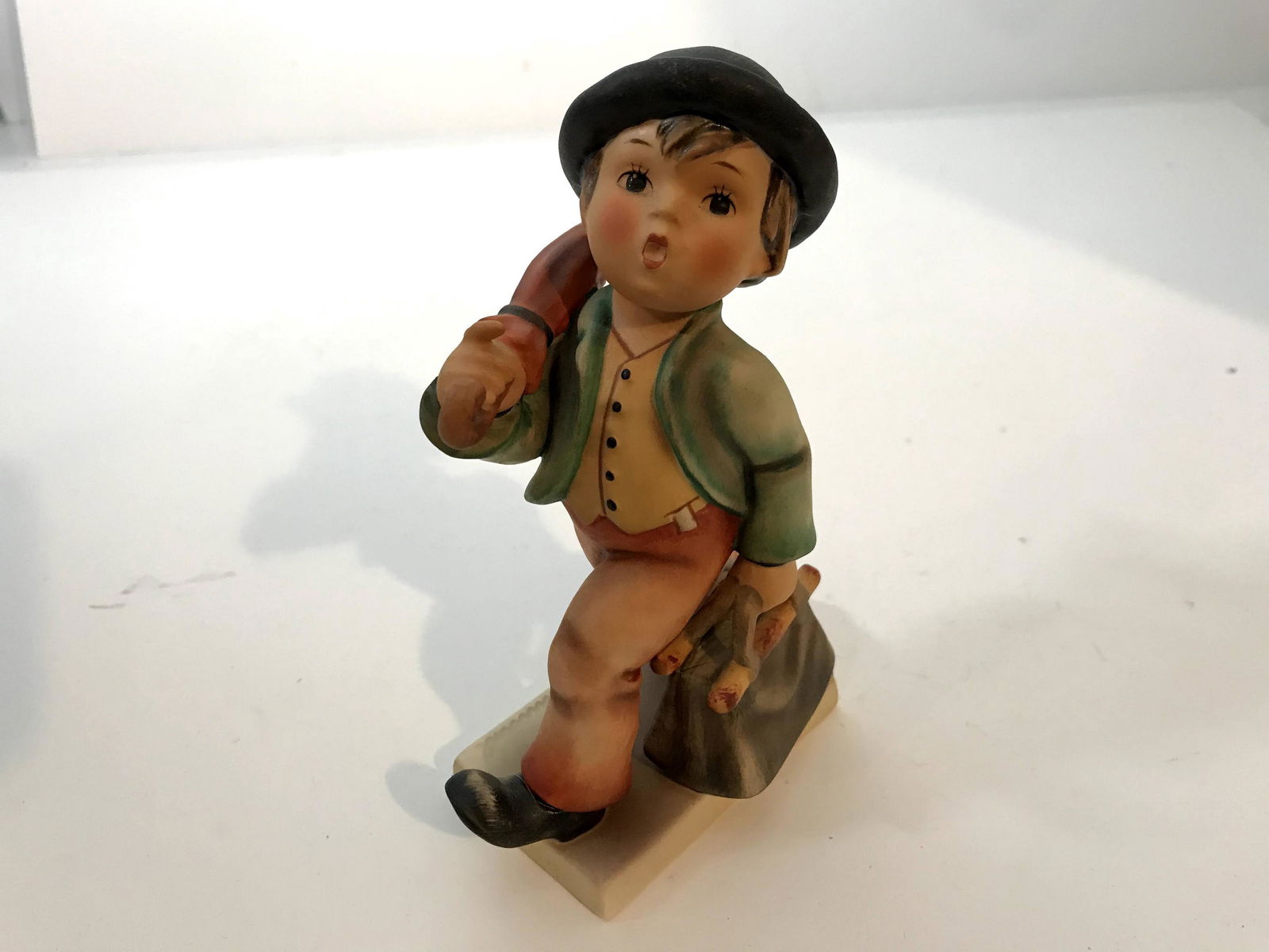 Hummel Goebel Figurine Merry Wanderer 7/0 Western (1 of 5)