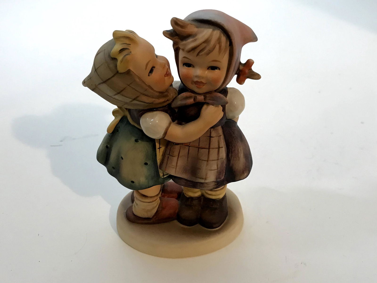 Hummel Figurine " Telling Her Secret " #196/0 (1 of 4)