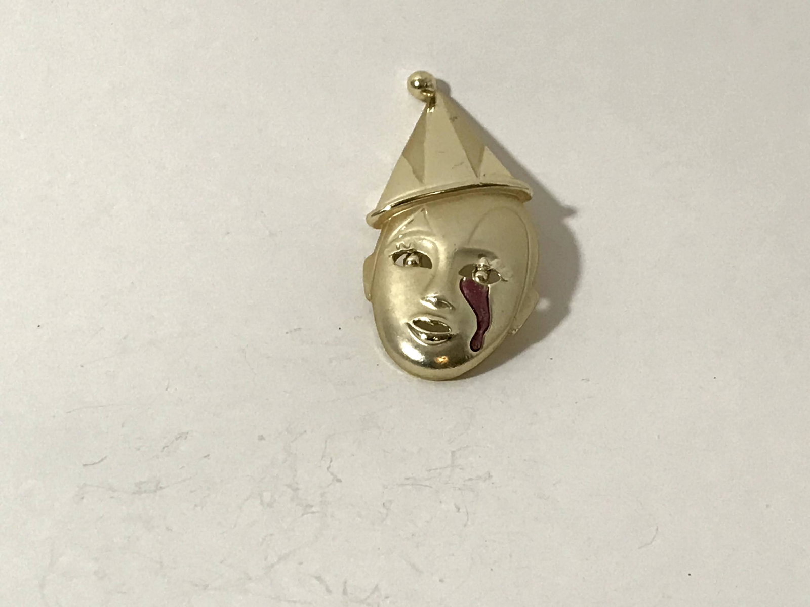 Gold Tone Clown Head Large Vintage Metal Brooch 2 5/8": Gold Tone Clown Head Large Vintage Metal Brooch 2 5/8" Please view all photos as they are part of the description and condition of this Item, Feel free to contact me with questions or picture requests