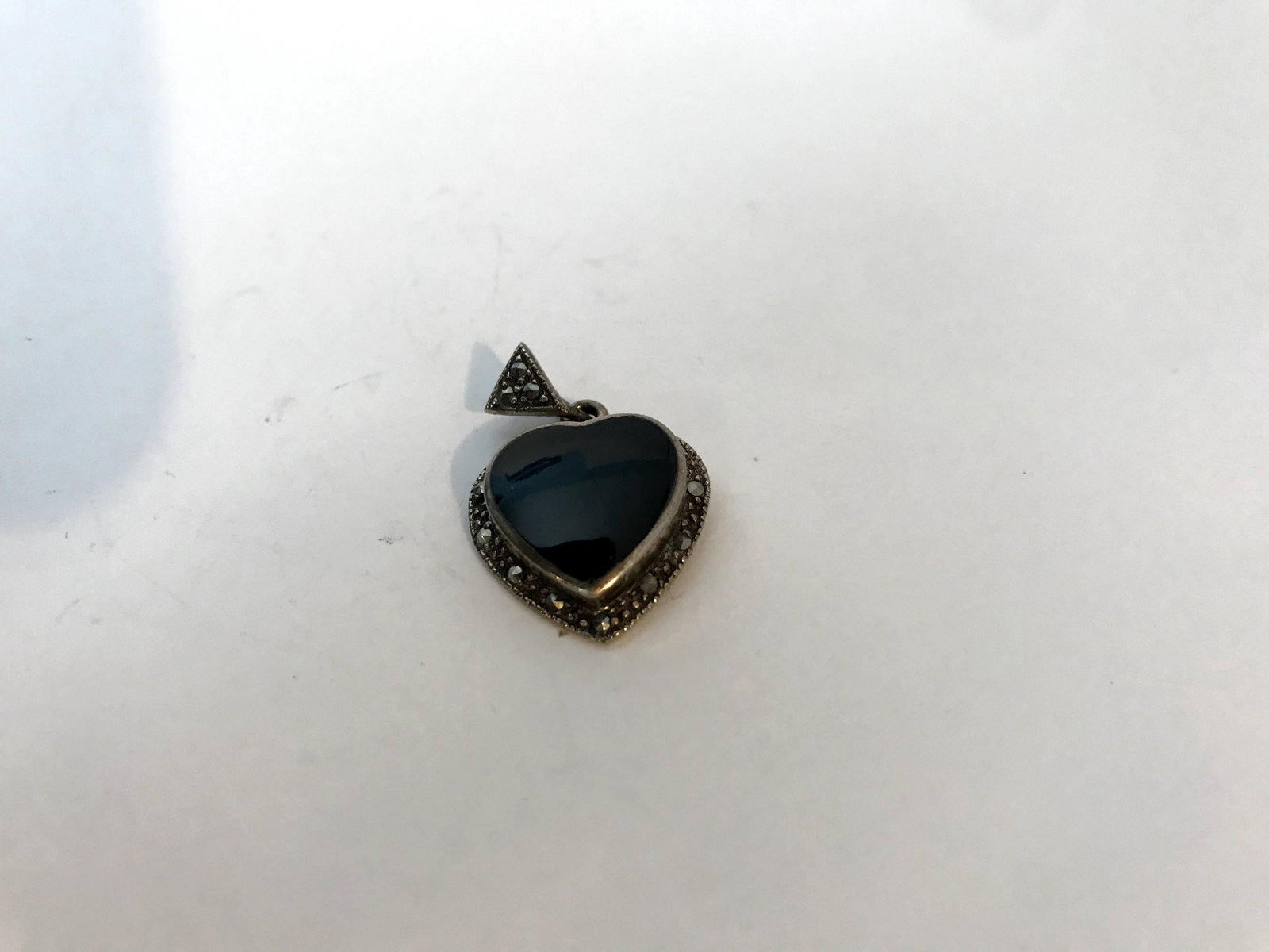 sterling silver marcasite onyx heart brooch pendant 1: sterling silver marcasite onyx heart brooch pendant 1 1/4" Please view all photos as they are part of the description and condition of this Item, Feel free to contact me with questions or picture requ