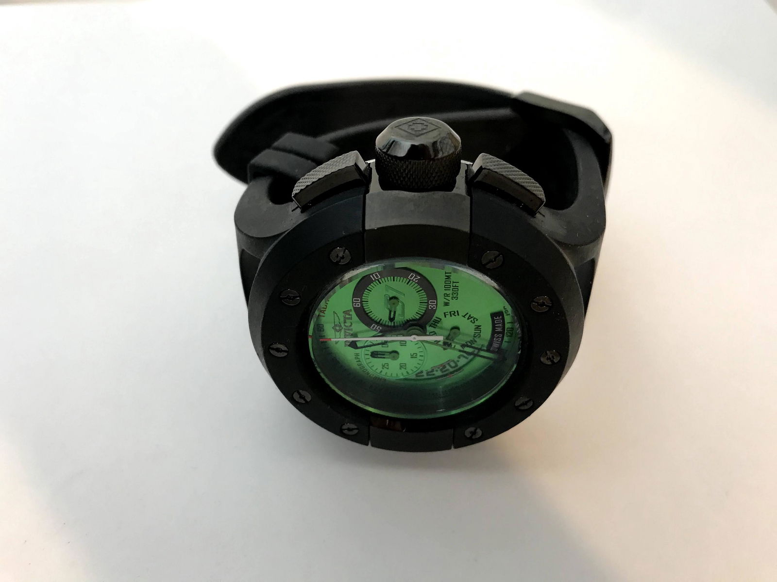 Invicta Green Dial Mens Watch Water Resistant Chrono: Invicta Green Dial Mens Watch Water Resistant Chrono Tachymeter New Please view all photos as they are part of the description and condition of this Item, Feel free to contact me with questions or pic