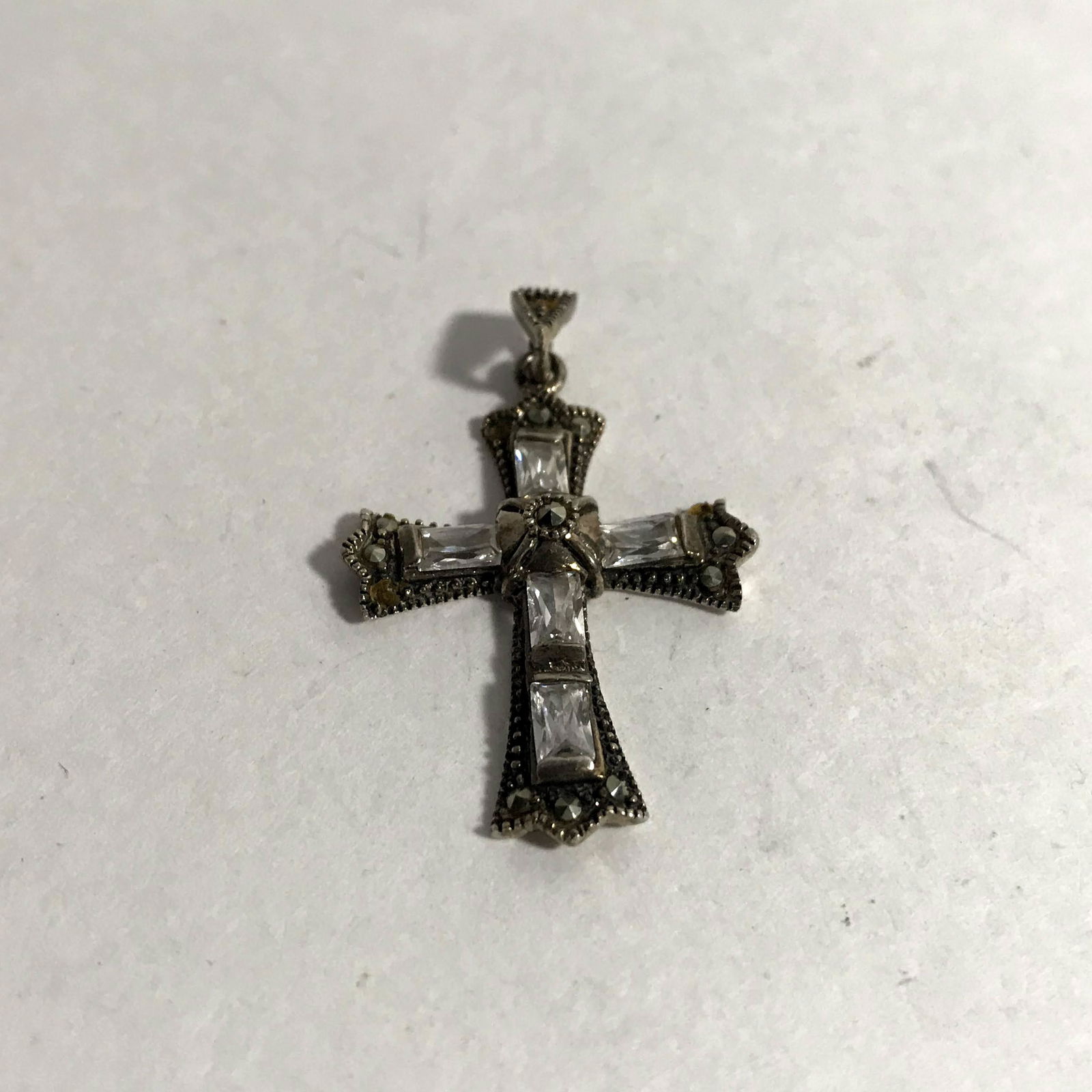 Vintage Sterling Silver Cross Crucifix Necklace Pendant (1 of 4)