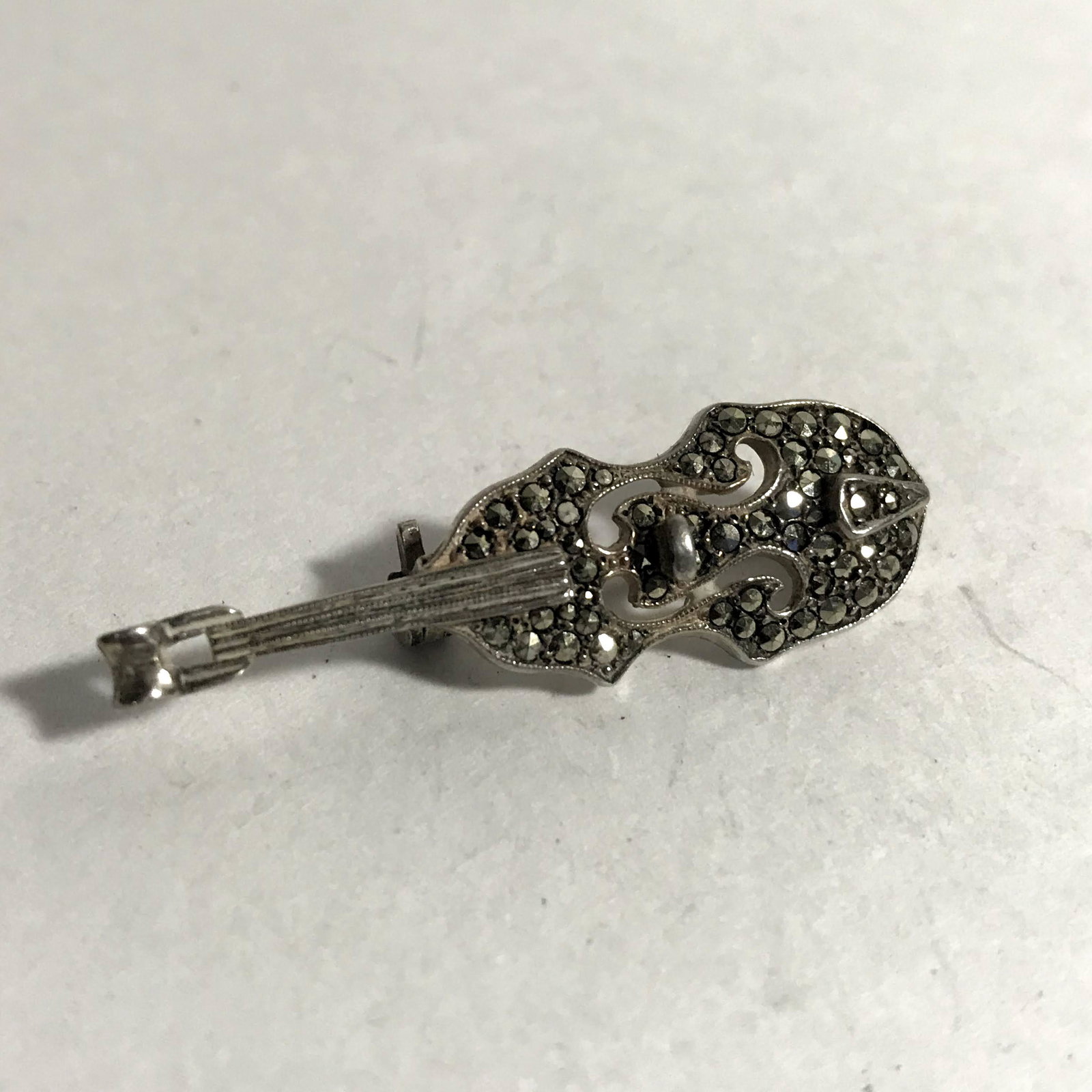 Vintage Sterling Silver Marcasite Violin Cello Musical: Vintage Sterling Silver Marcasite Violin Cello Musical Figurel Brooch 1 3/4" Please view all photos as they are part of the description and condition of this Item, Feel free to contact me with questio