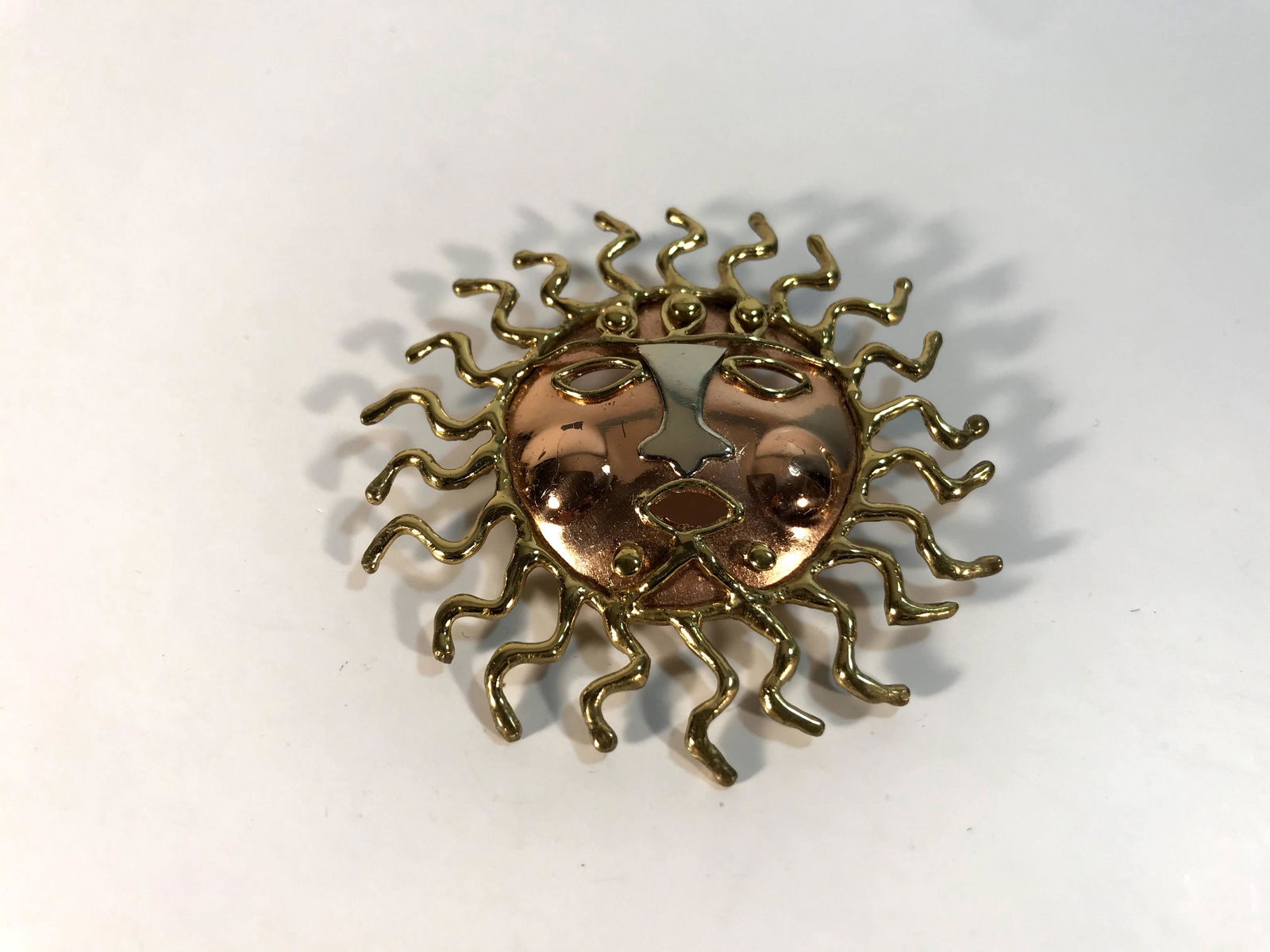 Beautiful Vintage Gold Tone and Copper Sun Brooch 2 (1 of 4)