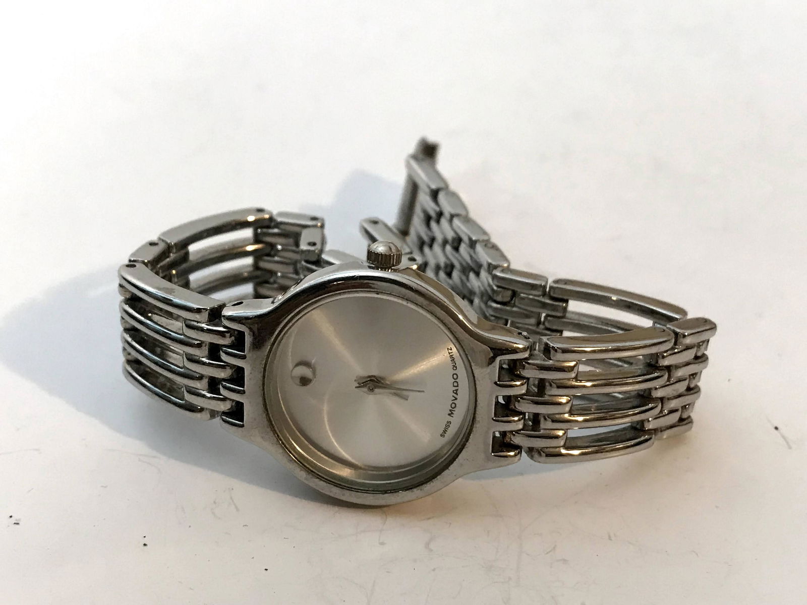 Classic Movado WomenÃƒÂƒÃ‚Â¢ÃƒÂ‚Ã‚Â€ÃƒÂ‚Ã‚Â™s Quartz: Classic Movado WomenÃƒÂƒÃ‚Â¢ÃƒÂ‚Ã‚Â€ÃƒÂ‚Ã‚Â™s Quartz Watch 84-04-0880 V834 New Battery Runs Well Please view all photos as they are part of the description and condition