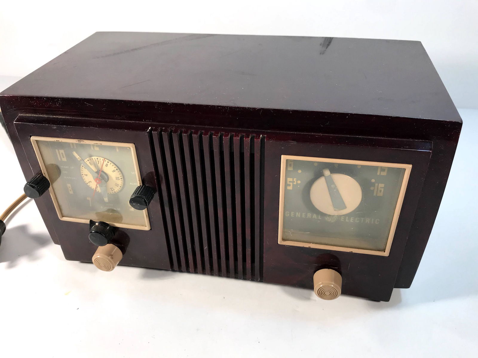 VINTAGE Tube Radio Alarm Clock GE General Electric (1 of 4)