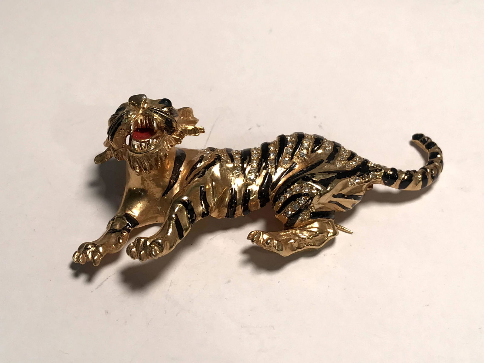 Vintage Goldtone Big Cat 3 1/2" Brooch (1 of 4)