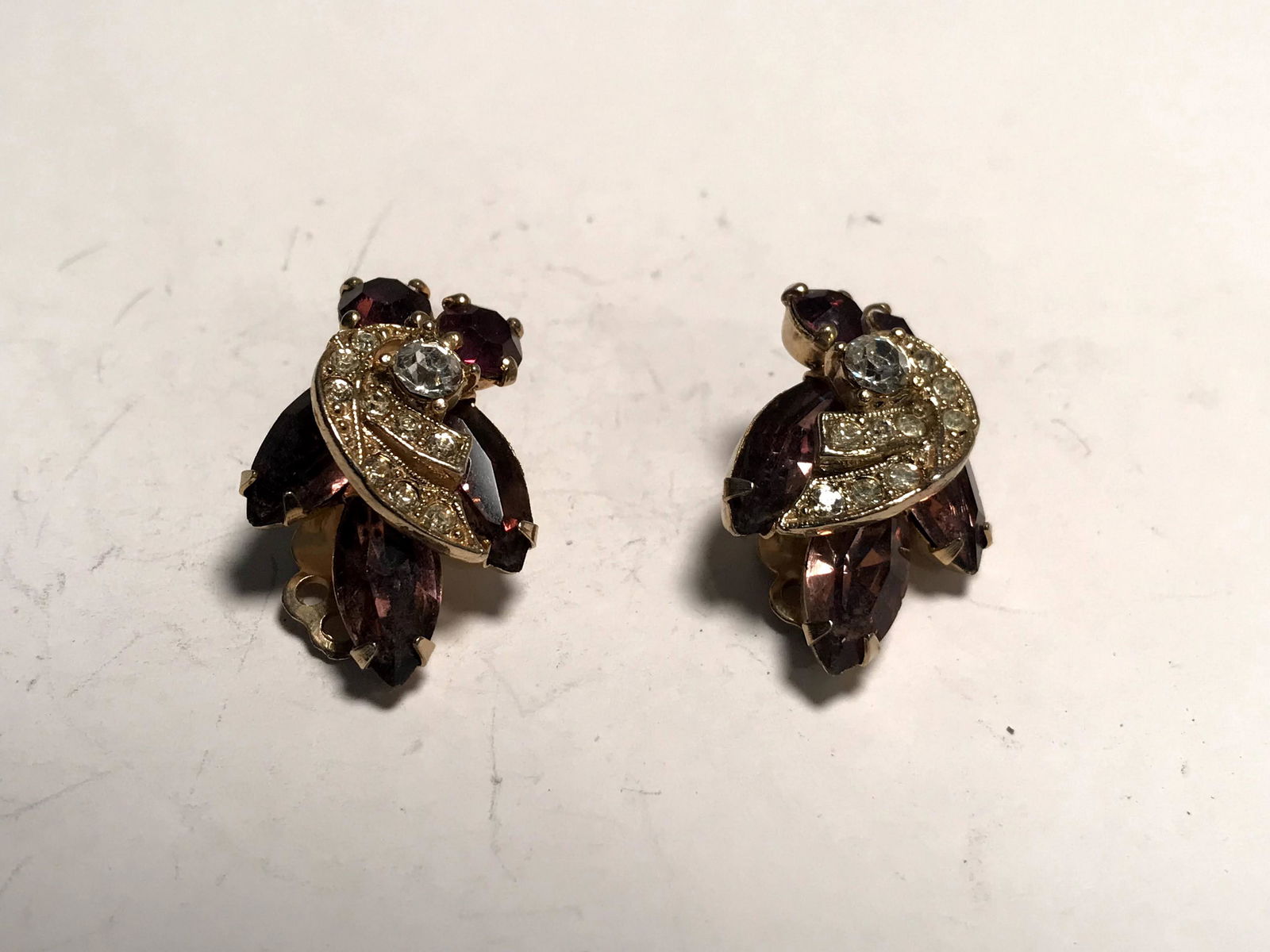 Vintage Weiss Earrings Purple & clear Rhinestone Clip (1 of 4)