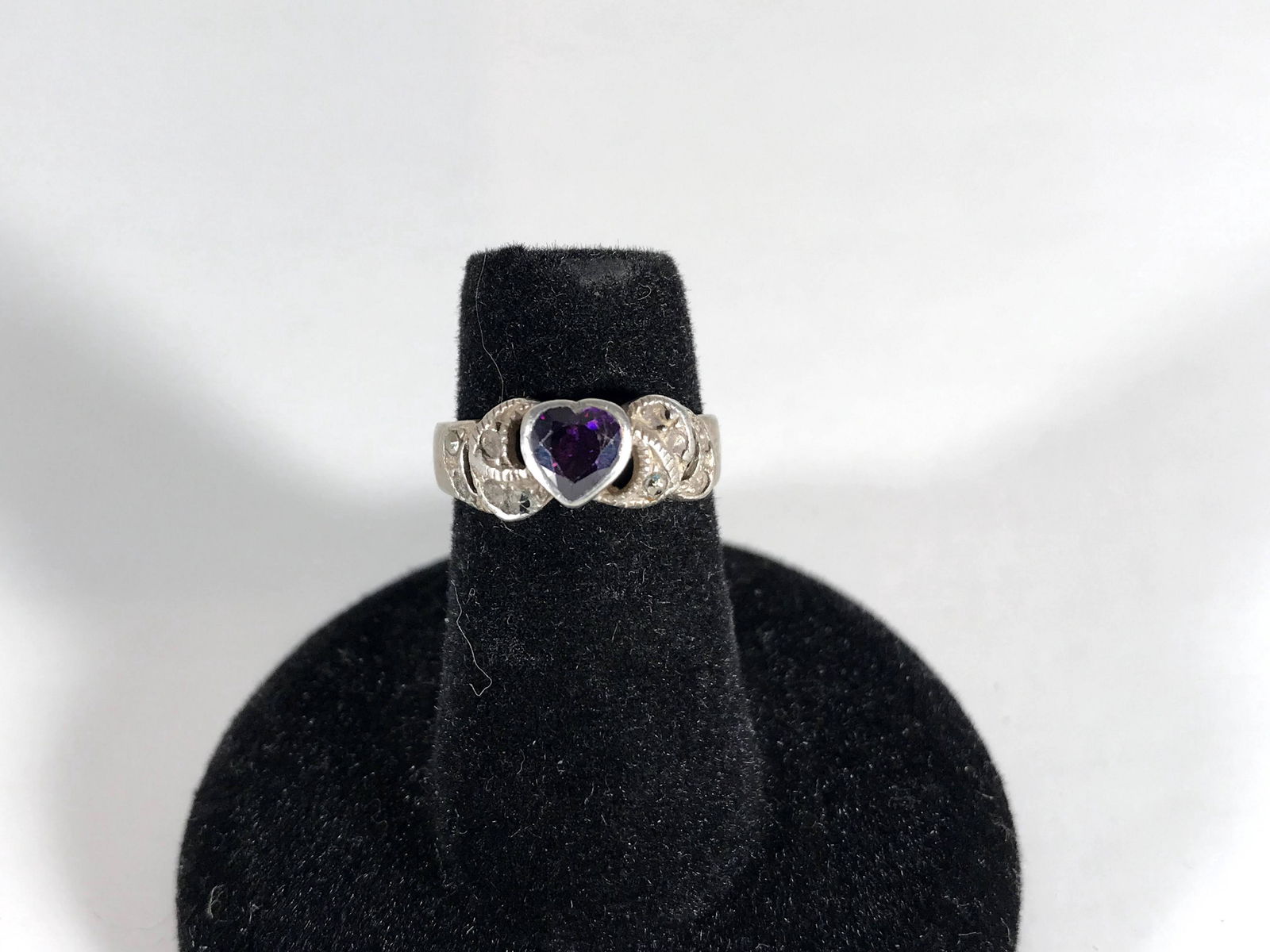 Nice Sterling Silver heart shaped Amethyst Ring 5 (1 of 4)