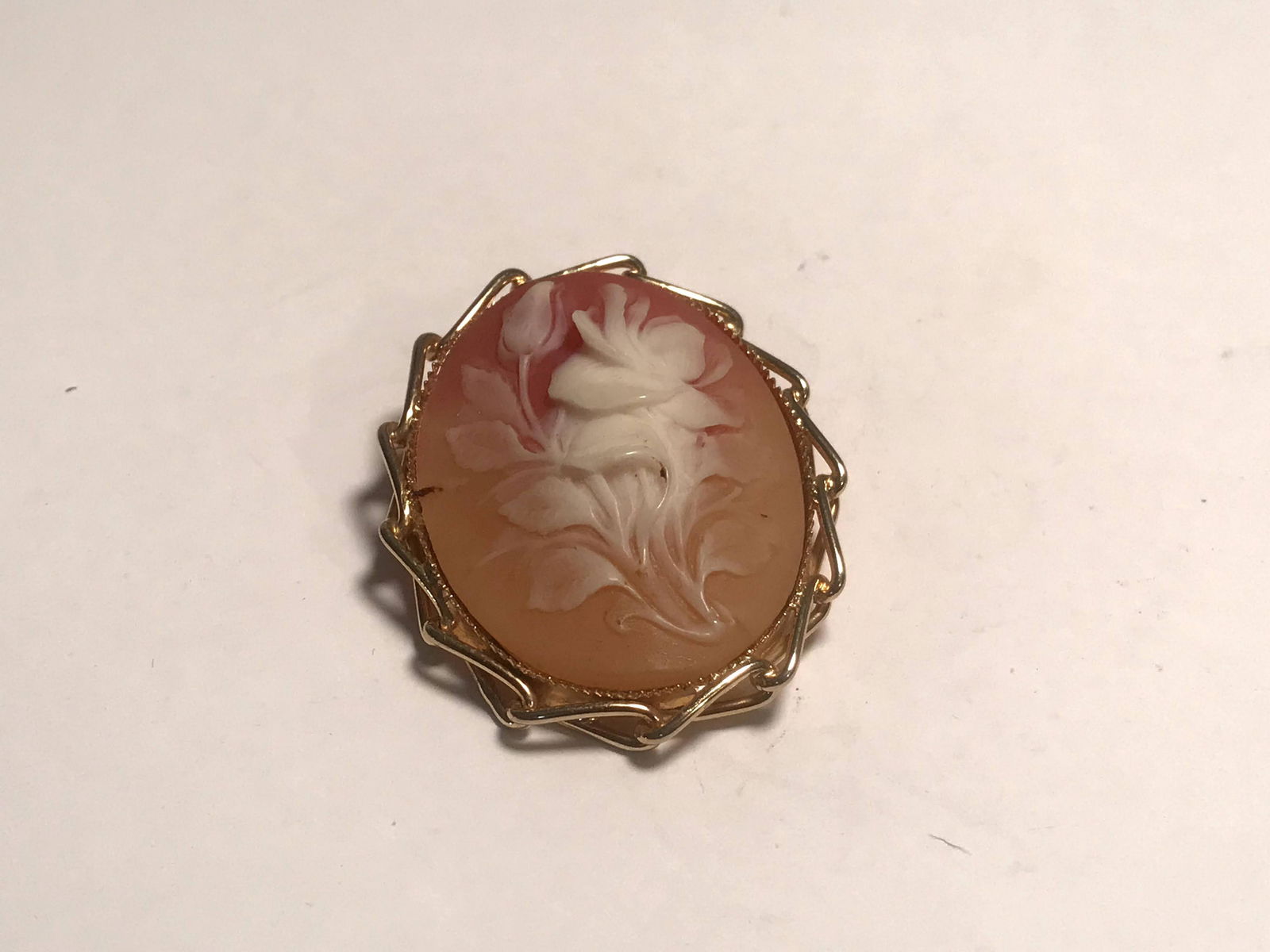 Vintage Flower Cameo Brooch 2" (1 of 4)