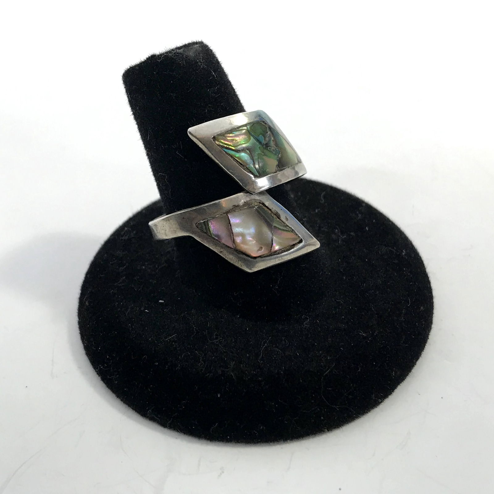 Gorgeous Vintage Taxco Mexican Sterling Silver Abalone: Gorgeous Vintage Taxco Mexican Sterling Silver Abalone Bypass Ring 7 Please view all photos as they are part of the description and condition of this Item, Feel free to contact me with questions or pi