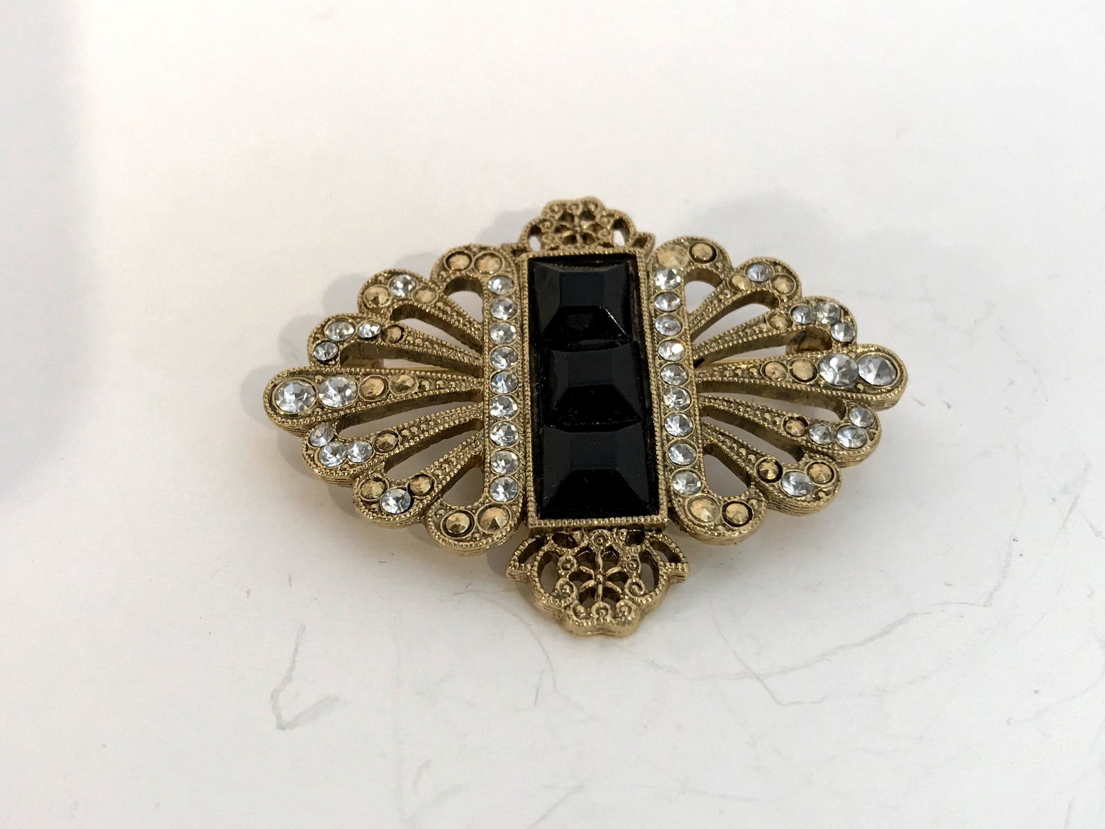 Vintage Gold tone Rhinestone Brooch 2" (1 of 3)