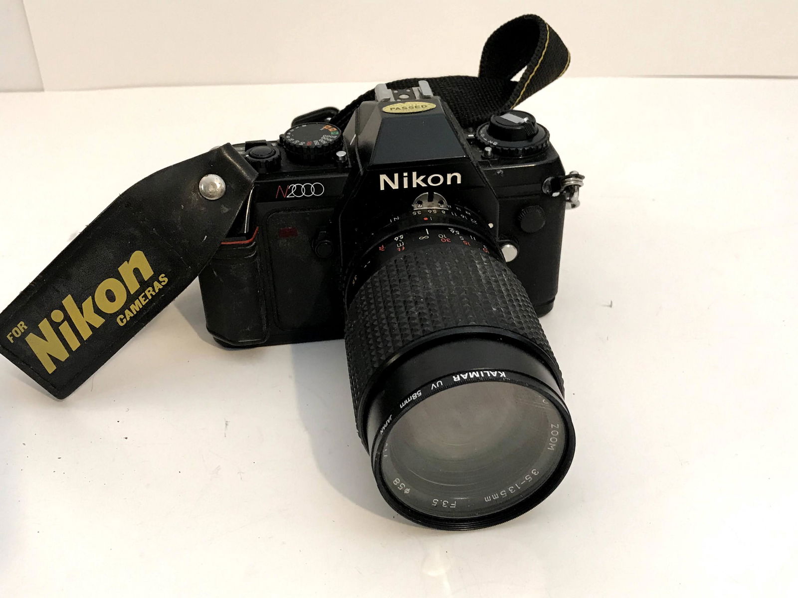 Nikon N2000 35mm SLR Film Camera with 35-135mm Lens (1 of 5)
