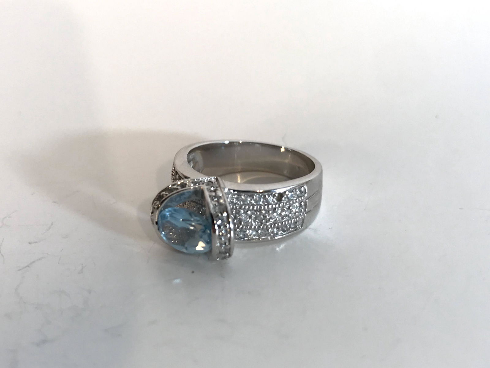 Vintage Sterling silver Topaz Ring 8 (1 of 5)