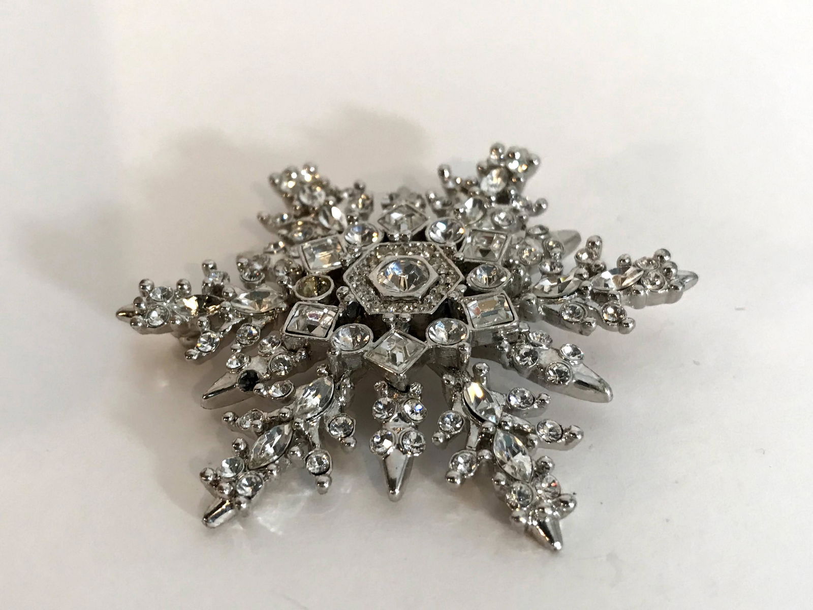 Vintage Snow flake N 2005 Rhinestone Brooch (1 of 4)