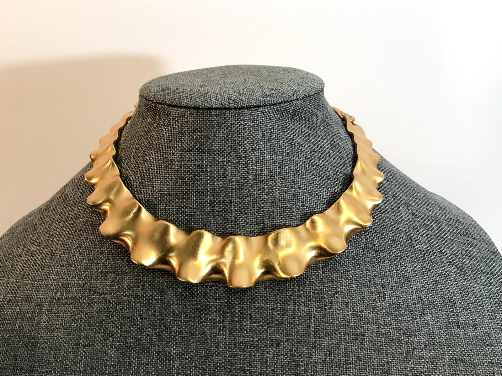 Vintage Gold tone Ann Klein Choker Necklace 9Ã¢Â€: Vintage Gold tone Ann Klein Choker Necklace 9” Please view all photos as they are part of the description and condition of this Item, Feel free to contact me with questions or picture requests! 