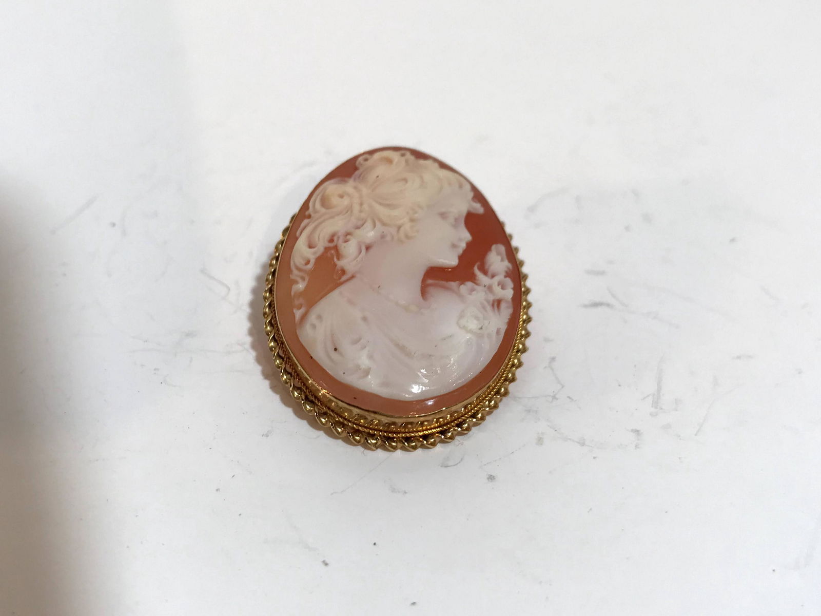 Vintage 18k Gold Cameo Brooch 1 1/4Ã¢Â€ (1 of 5)