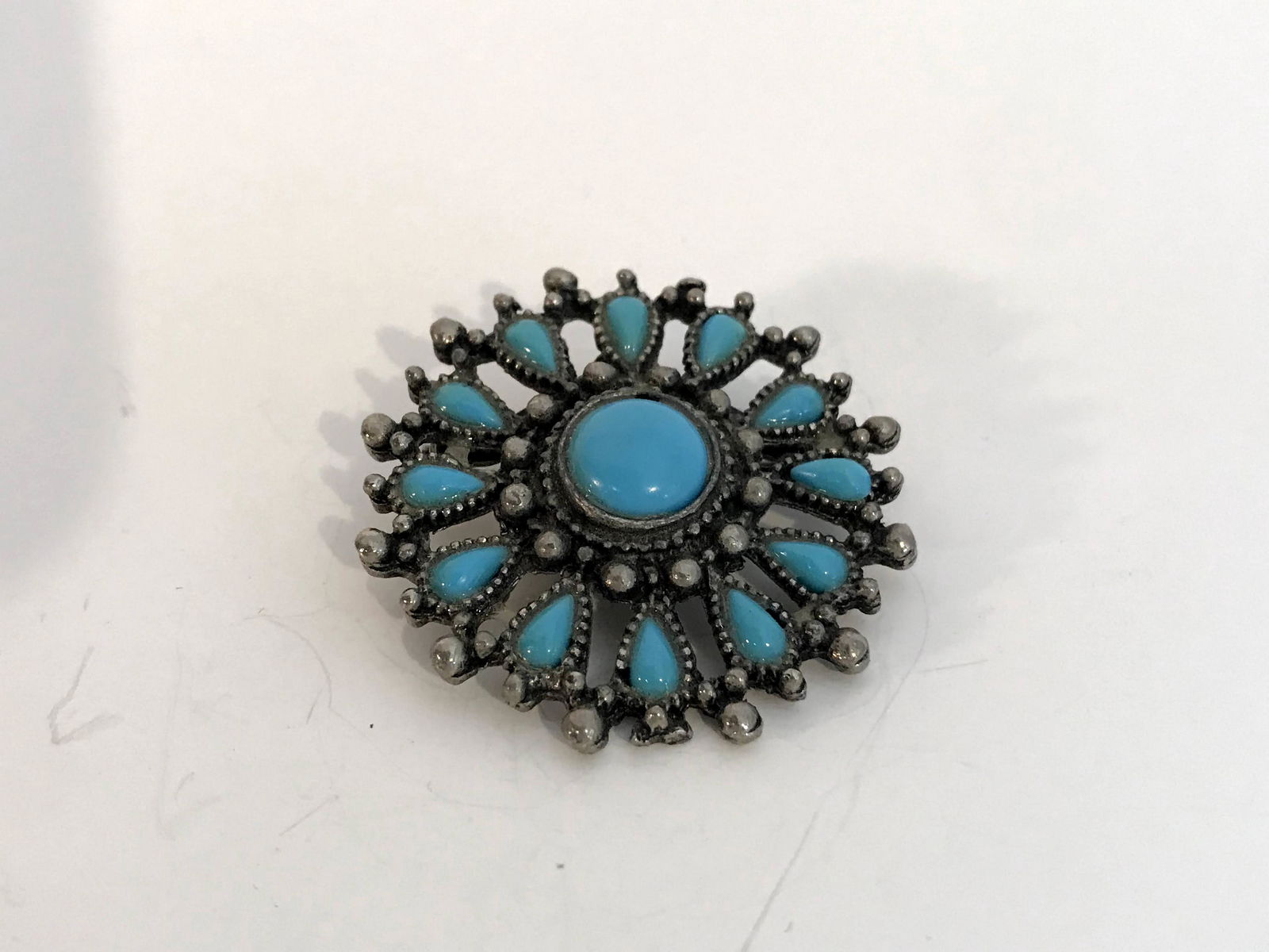 Vintage Round Turquoise Brooch 1 1/2" (1 of 4)