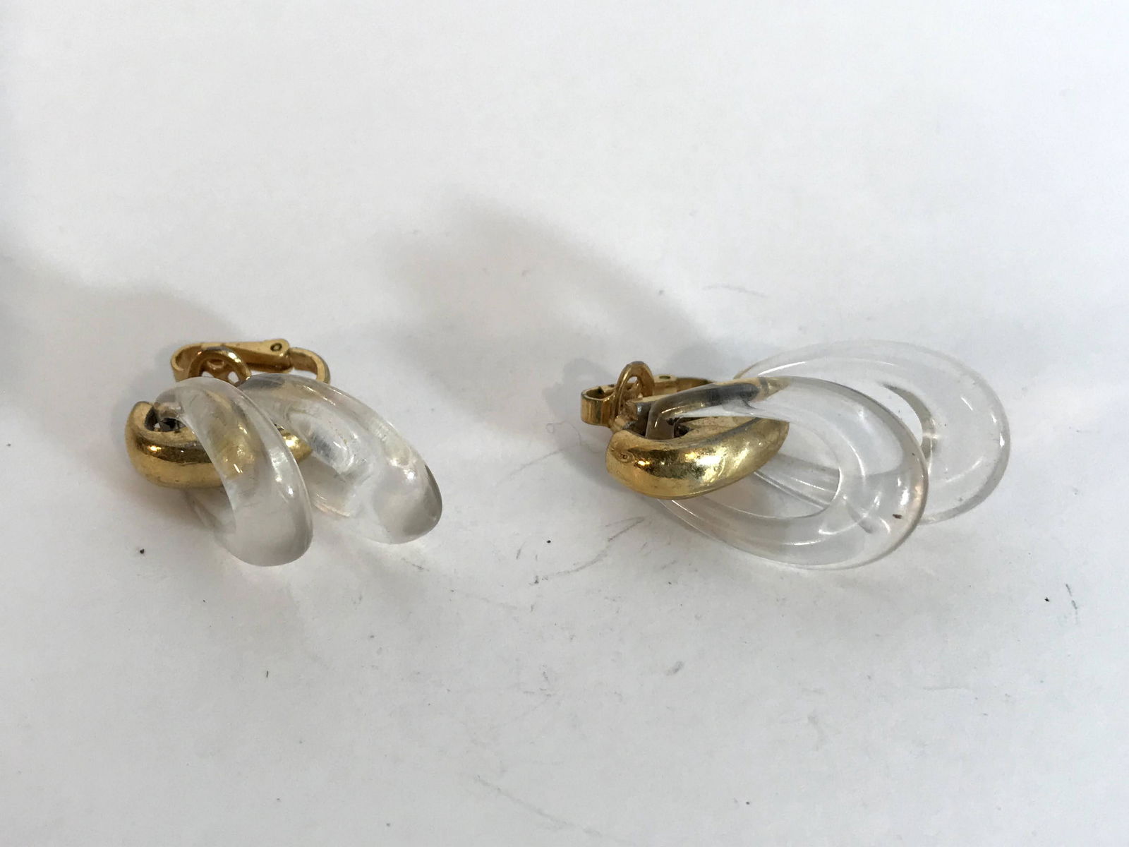 Vintage Trifari double clear Earrings: Vintage Trifari double clear Earrings Please view all photos as they are part of the description and condition of this Item, Feel free to contact me with questions or picture requests! Used Item AS IS