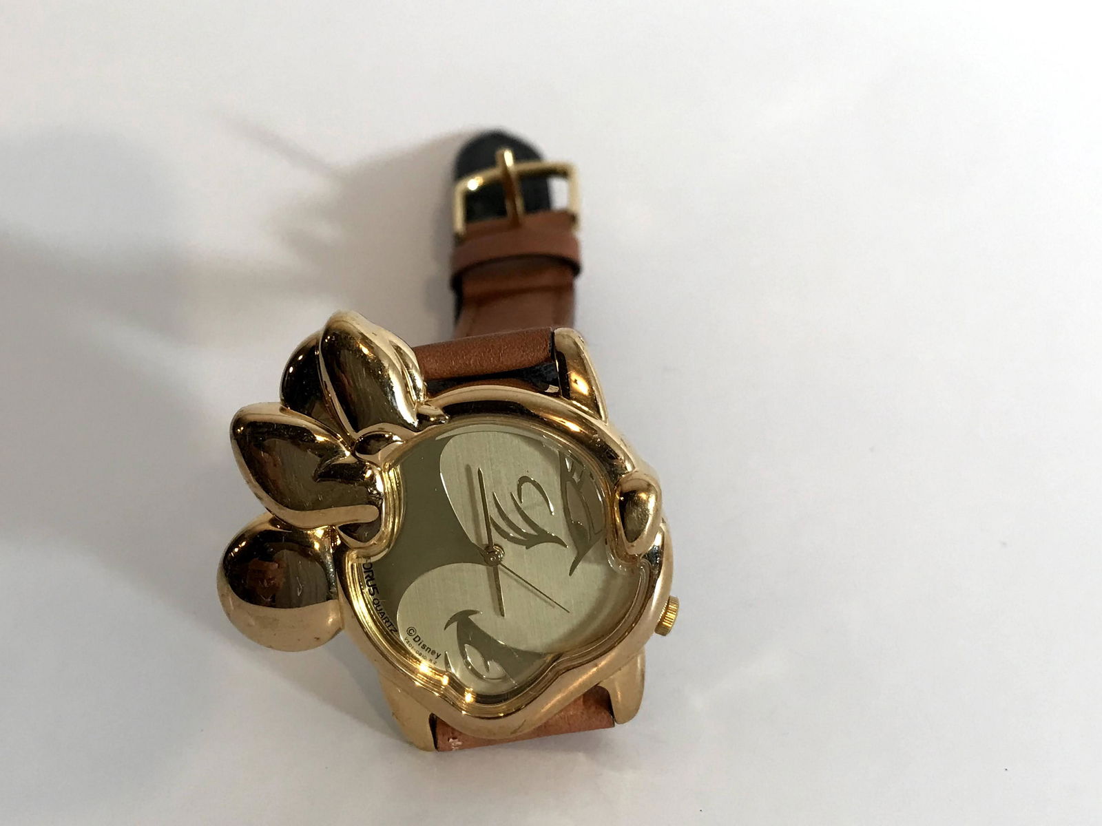 Vintage Mickey Mouse Face Watch Working: Vintage Mickey Mouse Face Watch Working Please view all photos as they are part of the description and condition of this Item, Feel free to contact me with questions or picture requests! Used Item AS