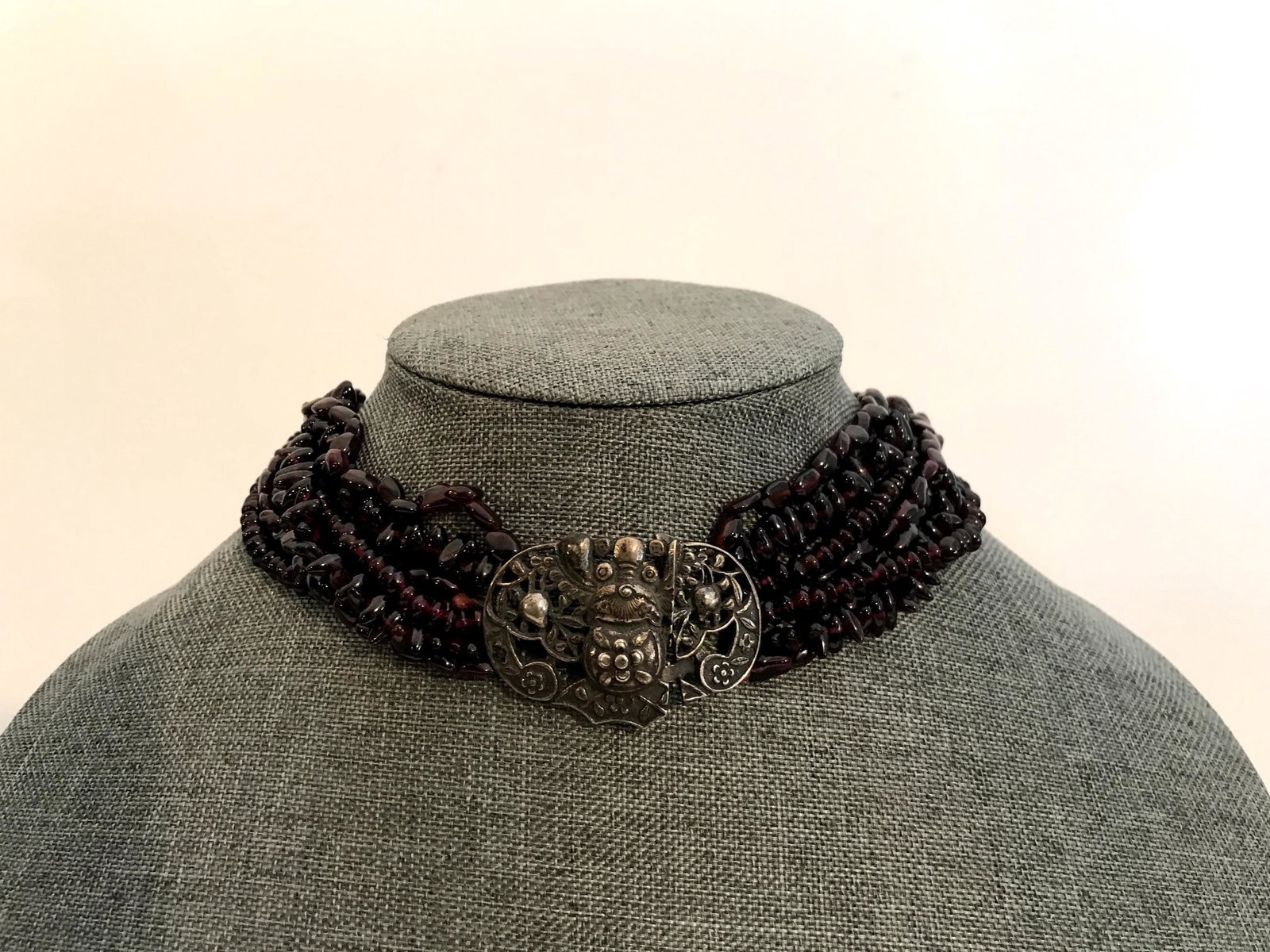 Vintage Sterling Silver Cherry Beaded Strand 16" Choker: Vintage Sterling Silver Cherry Beaded Strand 16" Choker Necklace Please view all photos as they are part of the description and condition of this Item, Feel free to contact me with questions or pictur