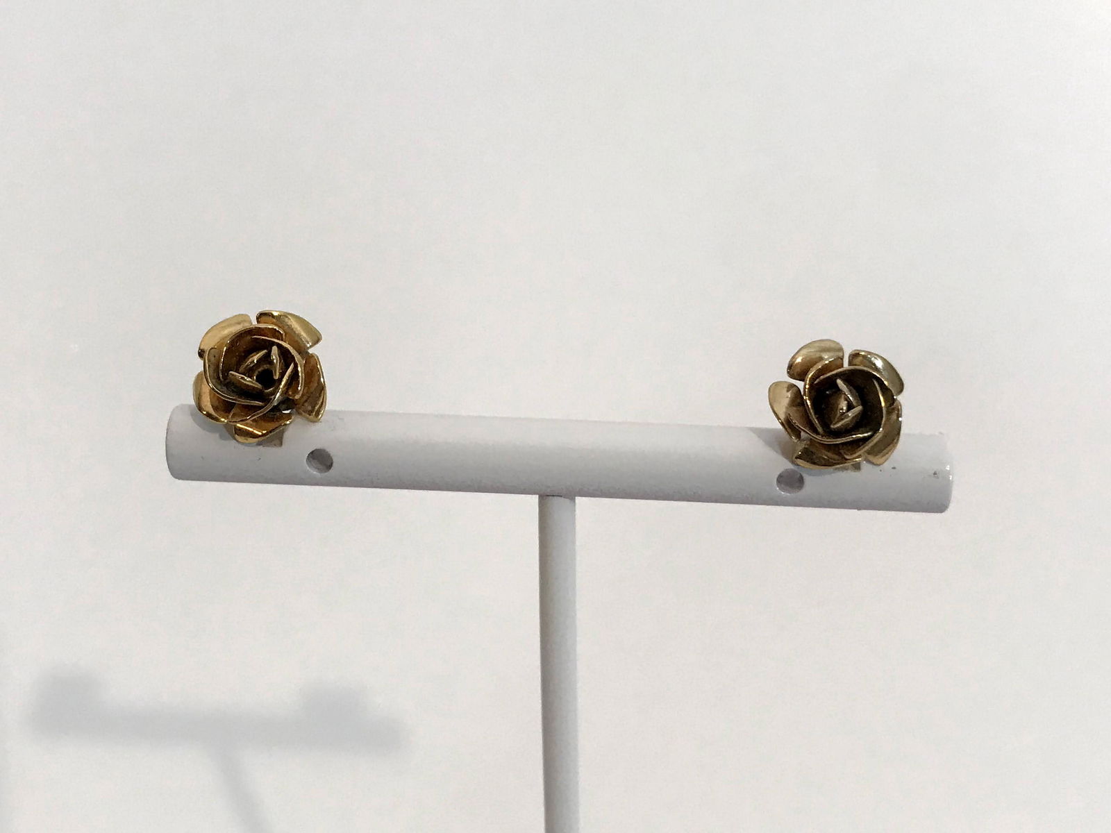 Vintage Gold Tone Rose Flower Post Earrings (1 of 4)