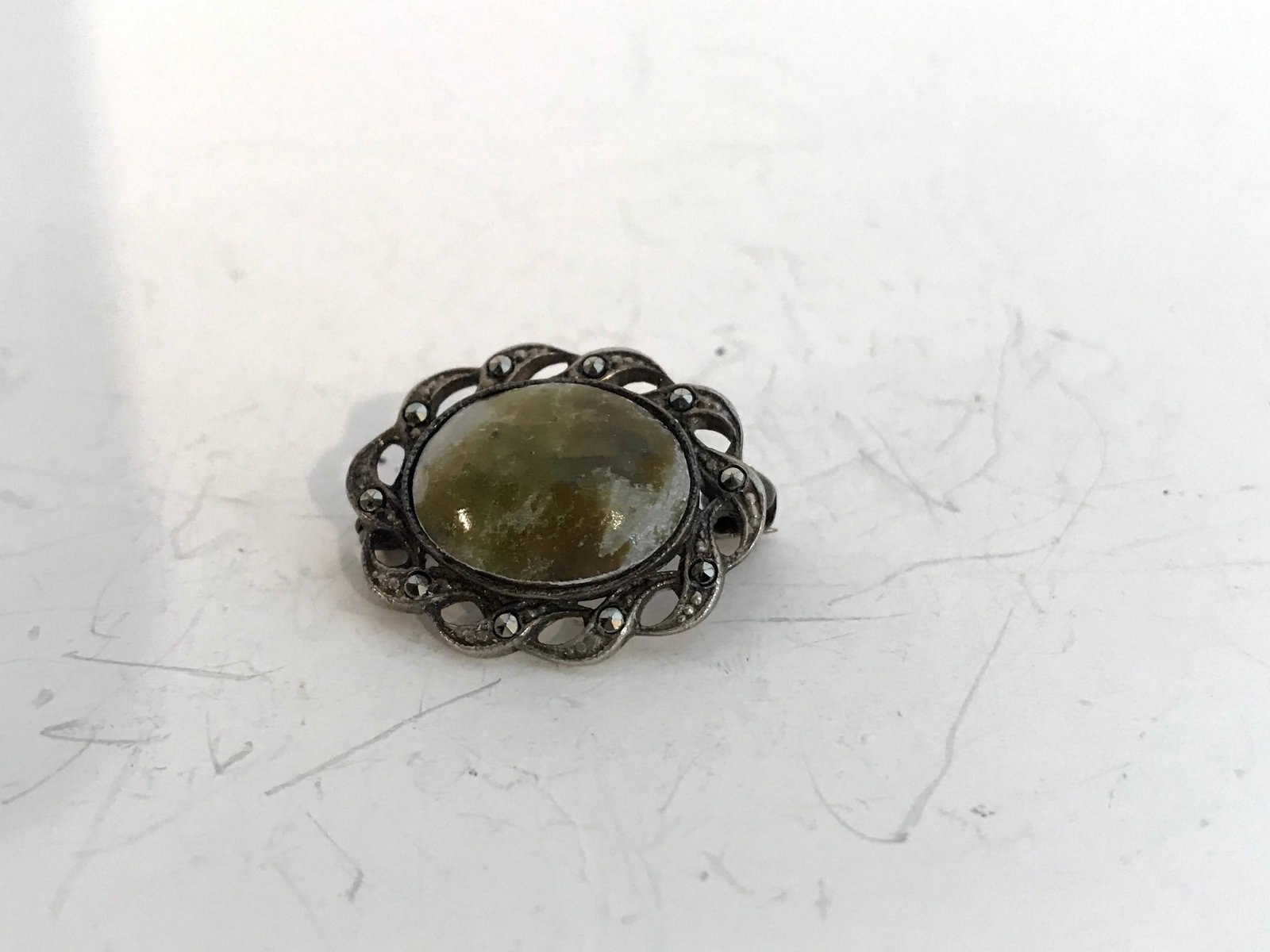 Vintage Sterling Silver Marcasite Brooch: Vintage Sterling Silver Marcasite Brooch Please view all photos as they are part of the description and condition of this Item, Feel free to contact me with questions or picture requests! Used Item AS