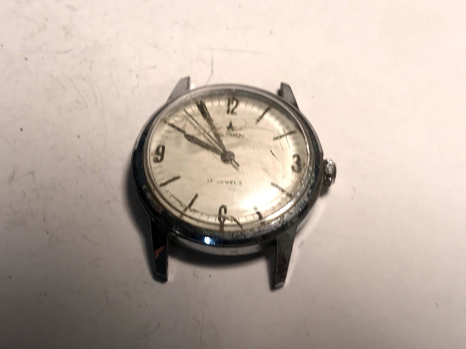 Vintage Buren 17 Jewel Mans Wristwatch Works (1 of 5)