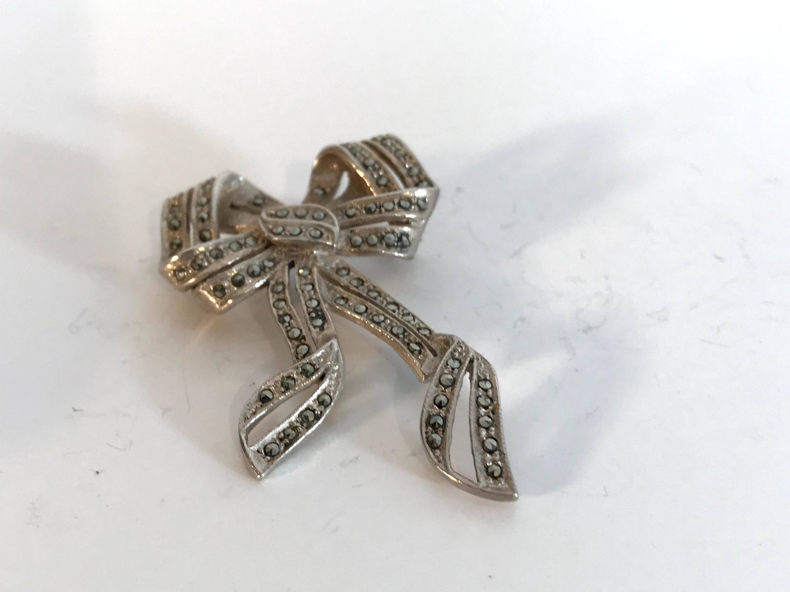 Vintage Sterling Silver Marcasite Brooch: Vintage Sterling Silver Marcasite Brooch Please view all photos as they are part of the description and condition of this Item, Feel free to contact me with questions or picture requests! Used Item AS