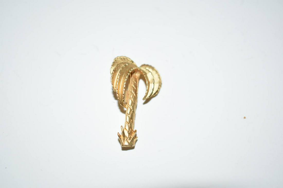 Vintage goldtone palm tree Brooch pin (1 of 3)