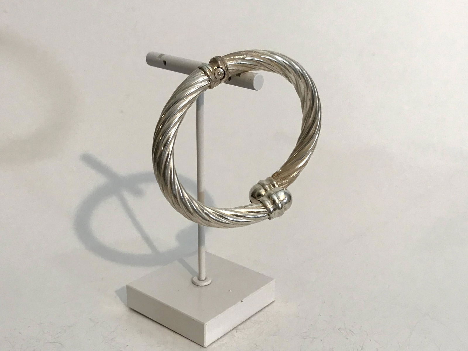 Vintage Sterling Silver Twist hinged Bracelet 2 1/2? (1 of 4)