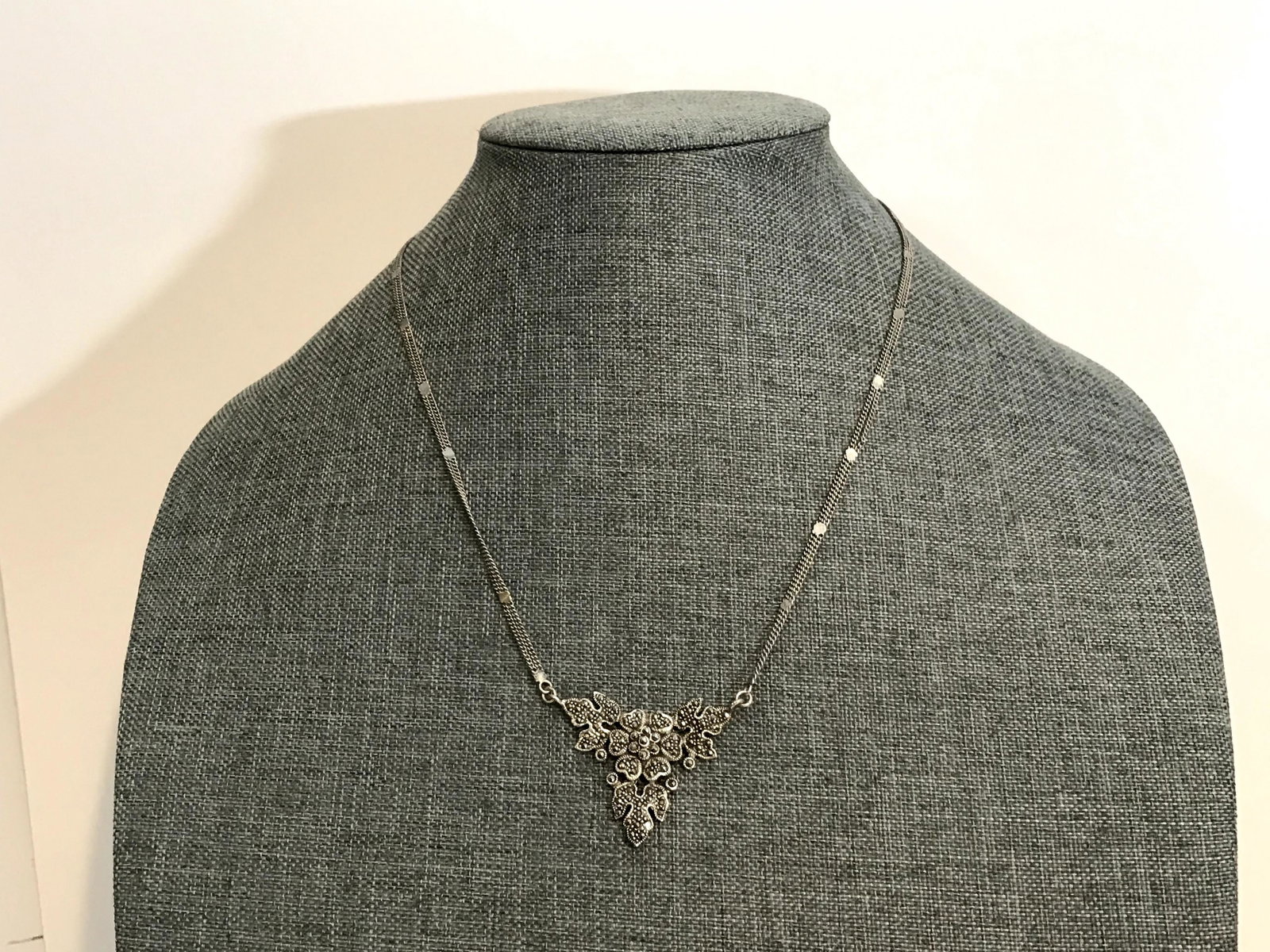 Vintage Sterling Silver Marcasite Necklace 18?: Vintage Sterling Silver Marcasite Necklace 18” Please view all photos as they are part of the description and condition of this Item, Feel free to contact me with questions or picture requests! 