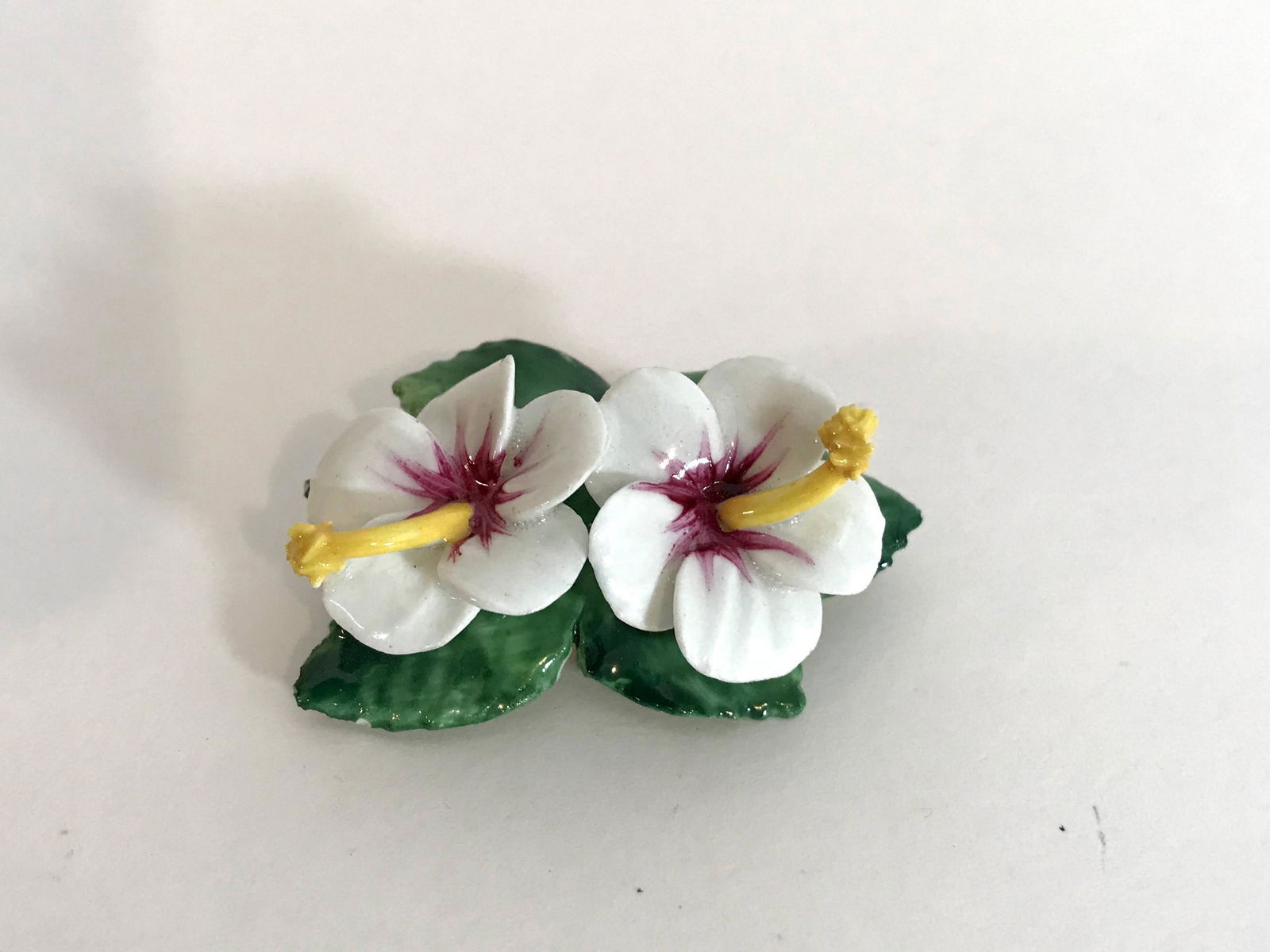 Vintage Artone Bone China Flower Brooch: Vintage Artone Bone China Flower Brooch Please view all photos as they are part of the description and condition of this Item, Feel free to contact me with questions or picture requests! Used Item AS