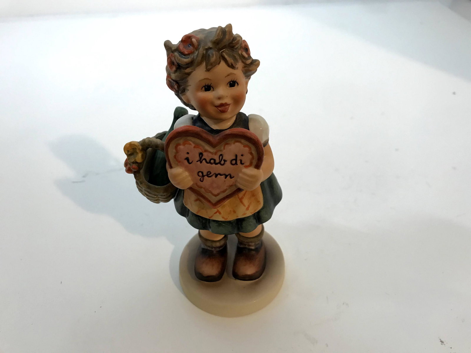 Hummel Figurine: 387, Valentine Girl: Hummel Figurine: 387, Valentine Girl Please view all photos as they are part of the description and condition of this Item, Feel free to contact me with questions or picture requests!. Used Item AS IS