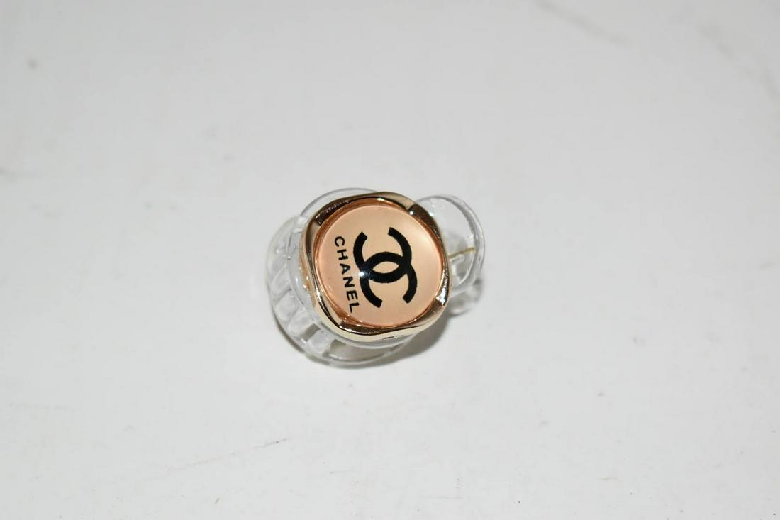 Vintage Chanel Clip (1 of 3)