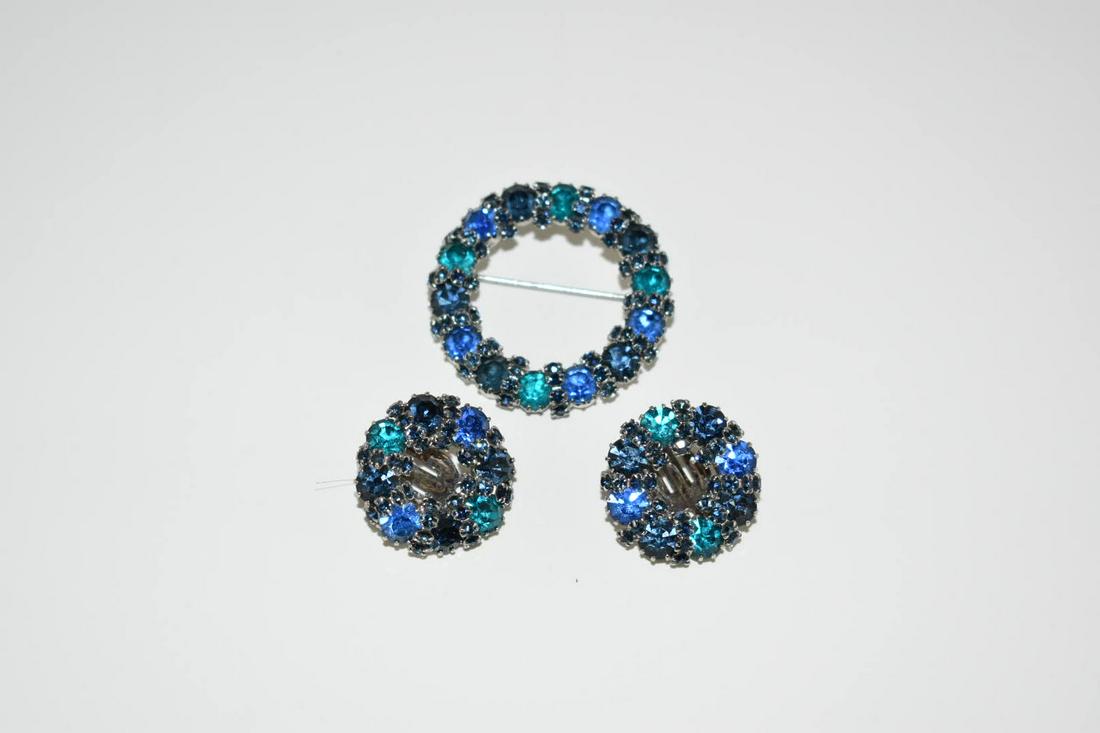 Vintage  WEISS blue rhinestone brooch & clip earrings (1 of 4)