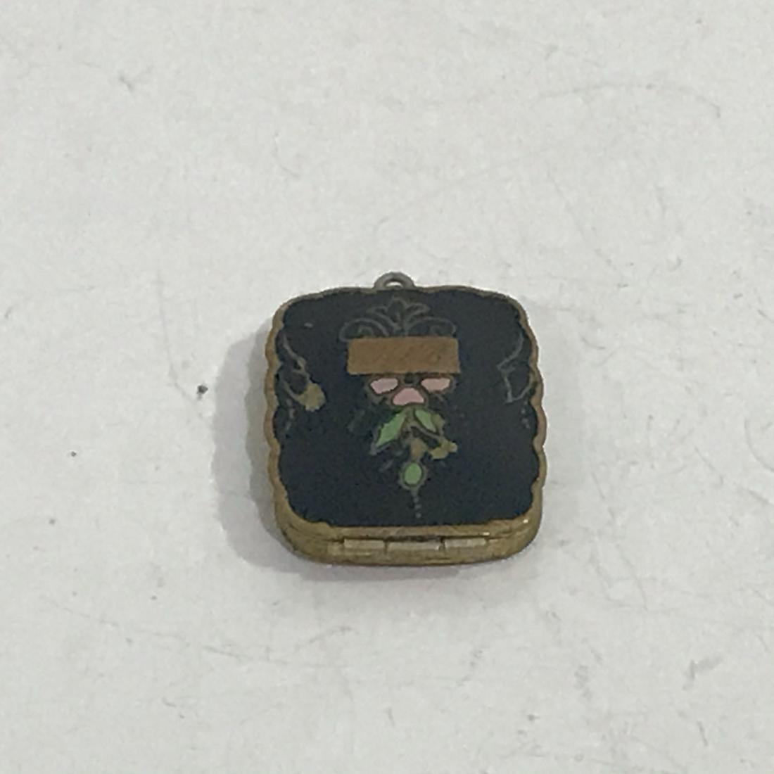 Nice Old Enameled Brass Picture Locket: Nice Old Enameled Brass Picture Locket Please view all photos as they are part of the description and condition of this Item, Feel free to contact me with questions or picture requests!
