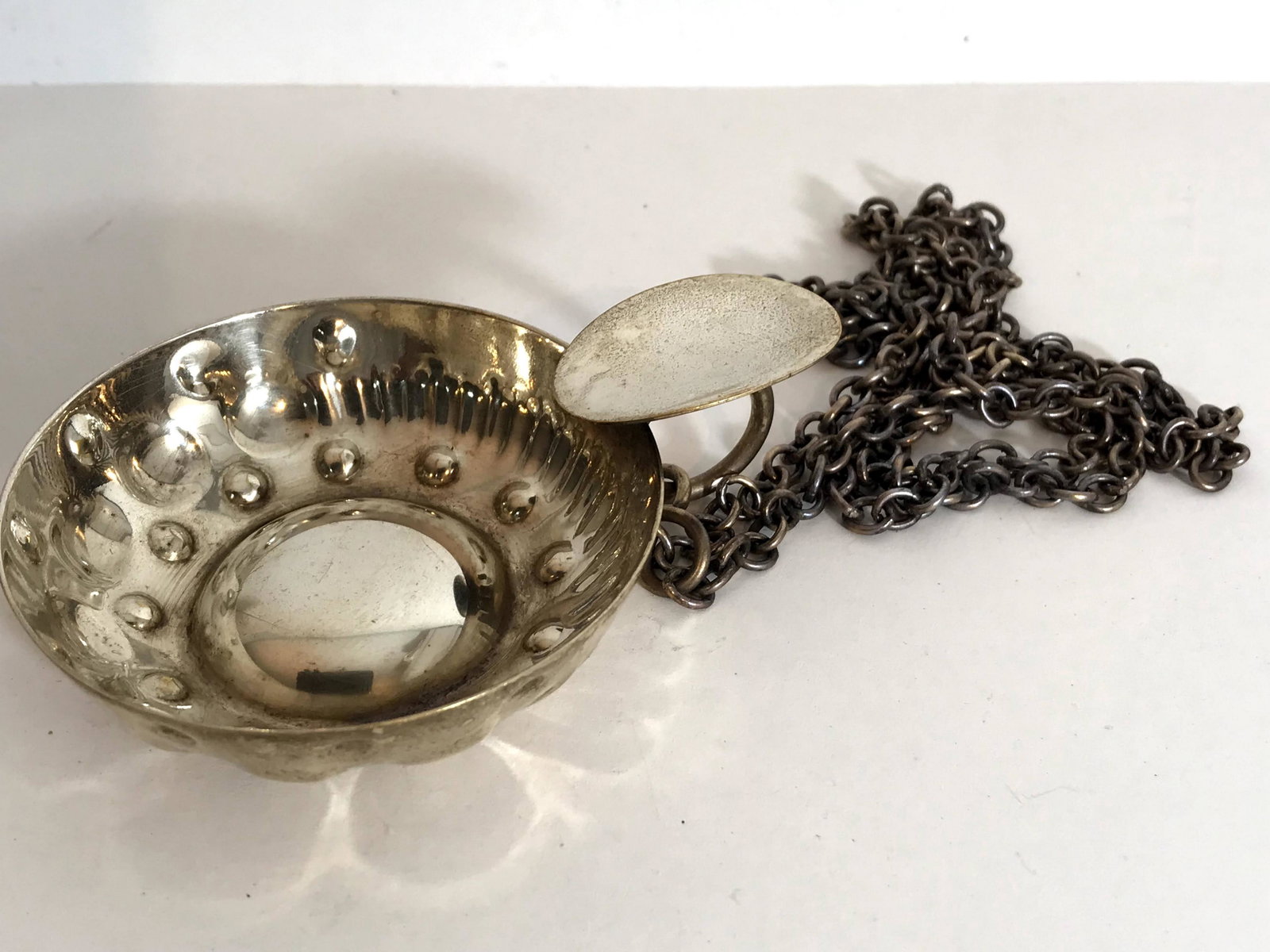 Vintage Silver Wine Tasting Set: Vintage Silver Wine Tasting Set Please view all photos as they are part of the description and condition of this Item, Feel free to contact me with questions or picture requests! Used Item AS IS