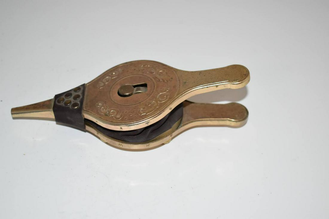 Vintage Brass Lighter (1 of 5)