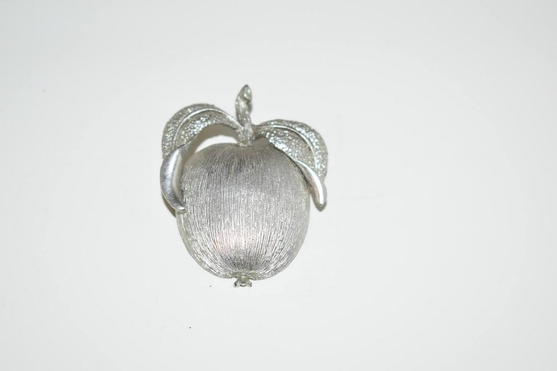 Vintage silvertone Brooch Sarah Cov (1 of 4)