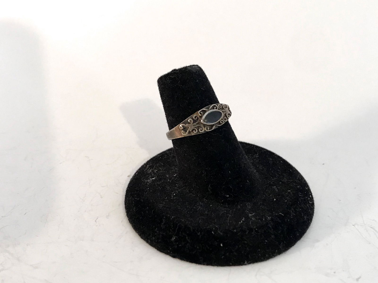 Vintage Sterling Silver Onyx  Ring 5.5 (1 of 6)