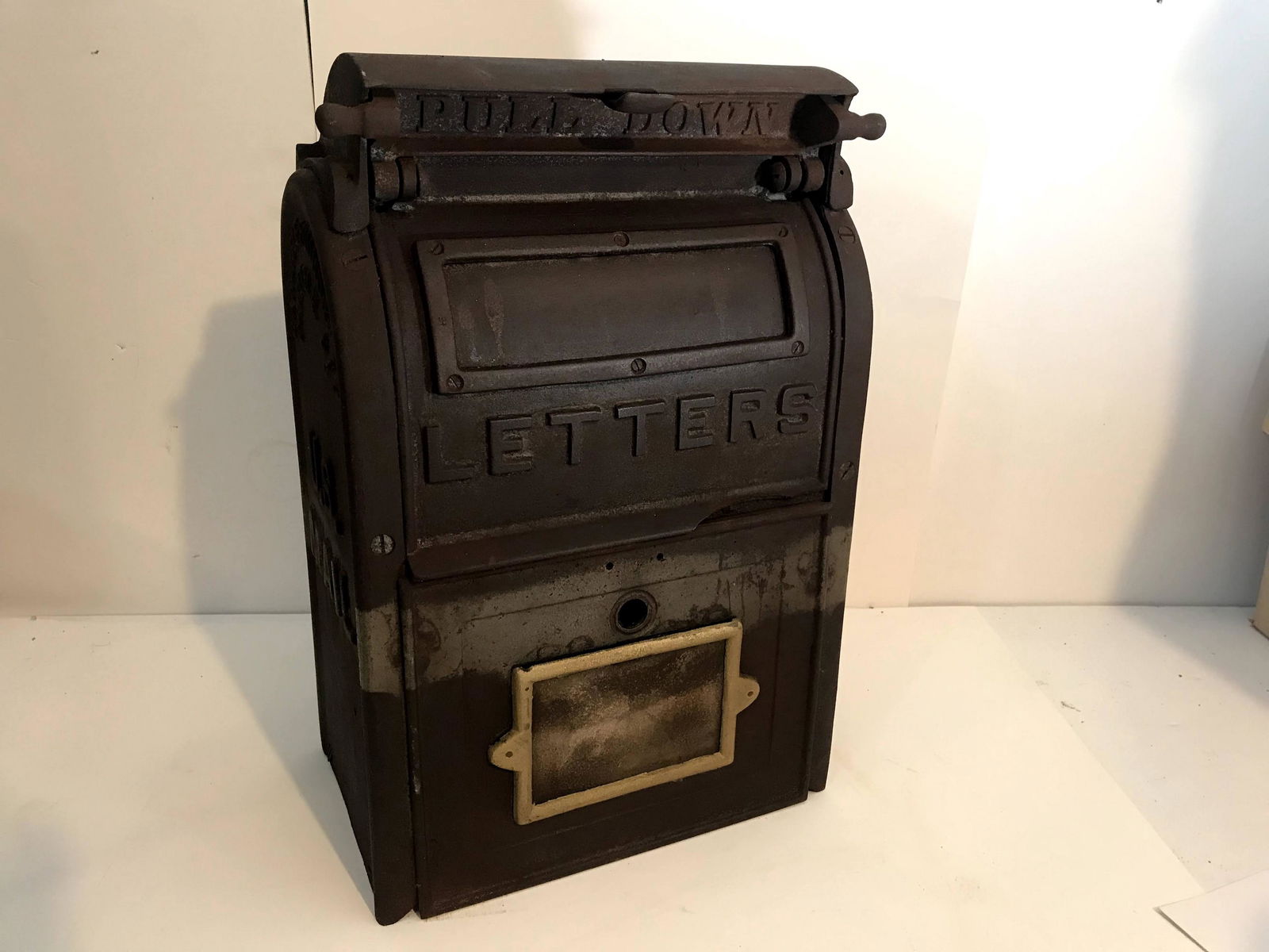 Vintage 1938 Cast Iron US Mail Box missing the lock & (1 of 7)