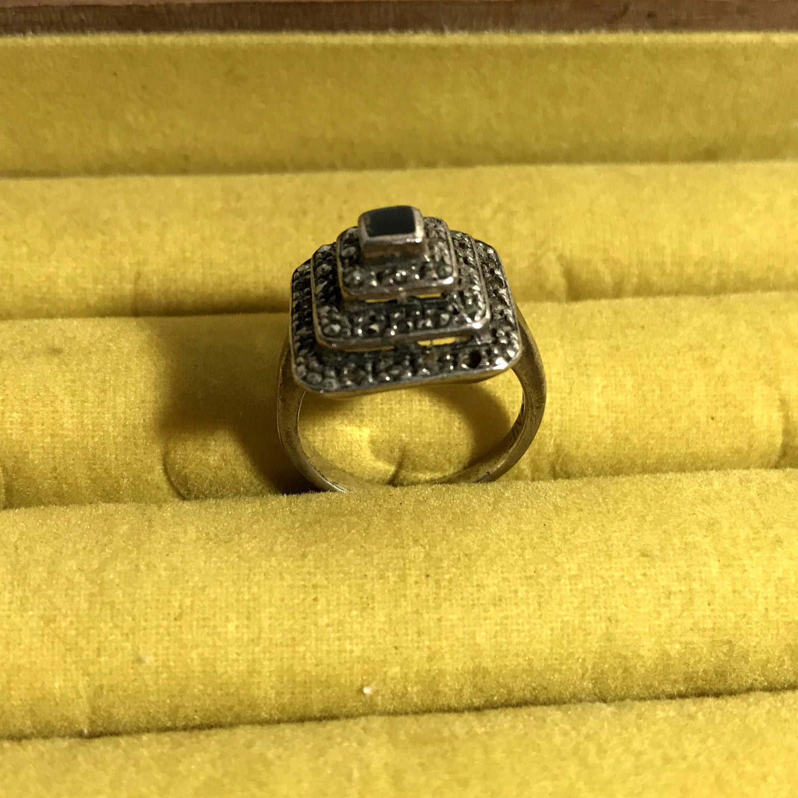 Vintage Peramid Sterling Silver/Onyx/Marcasite Ring 6 (1 of 6)