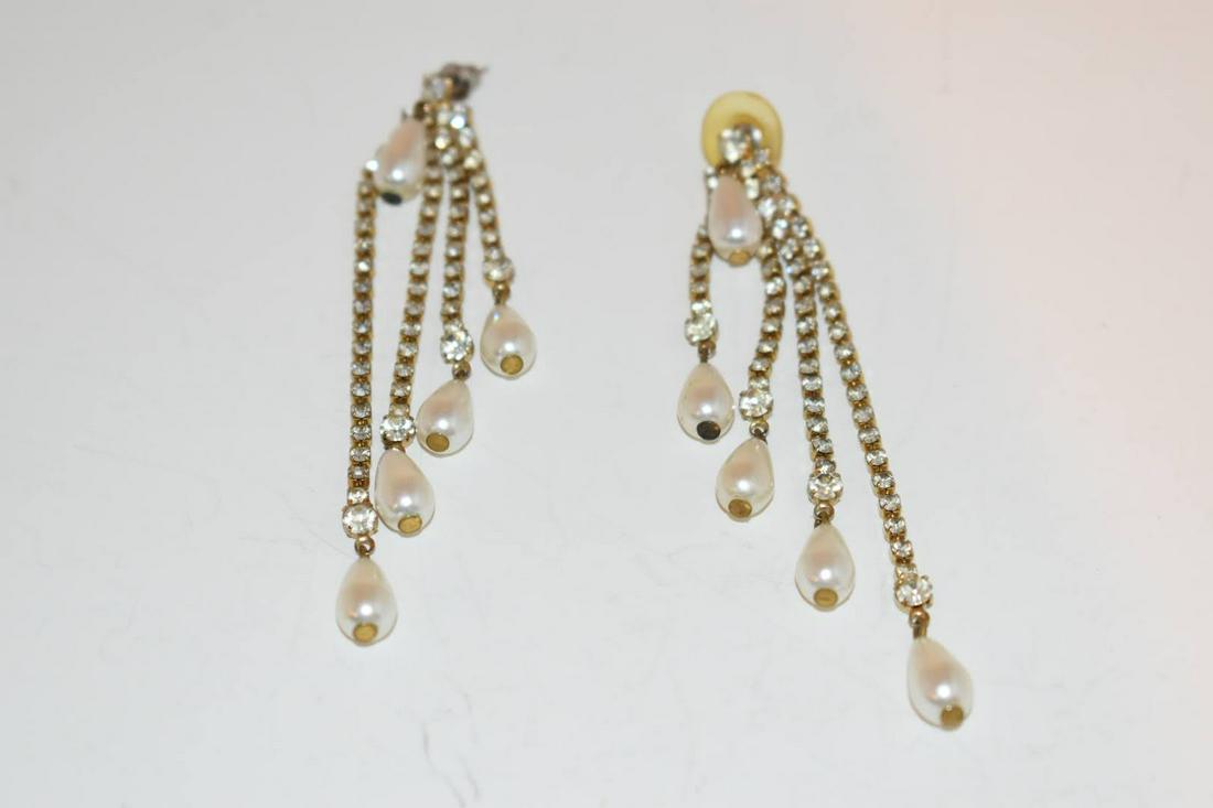 Vintage Pearl Strand Earrings (1 of 3)