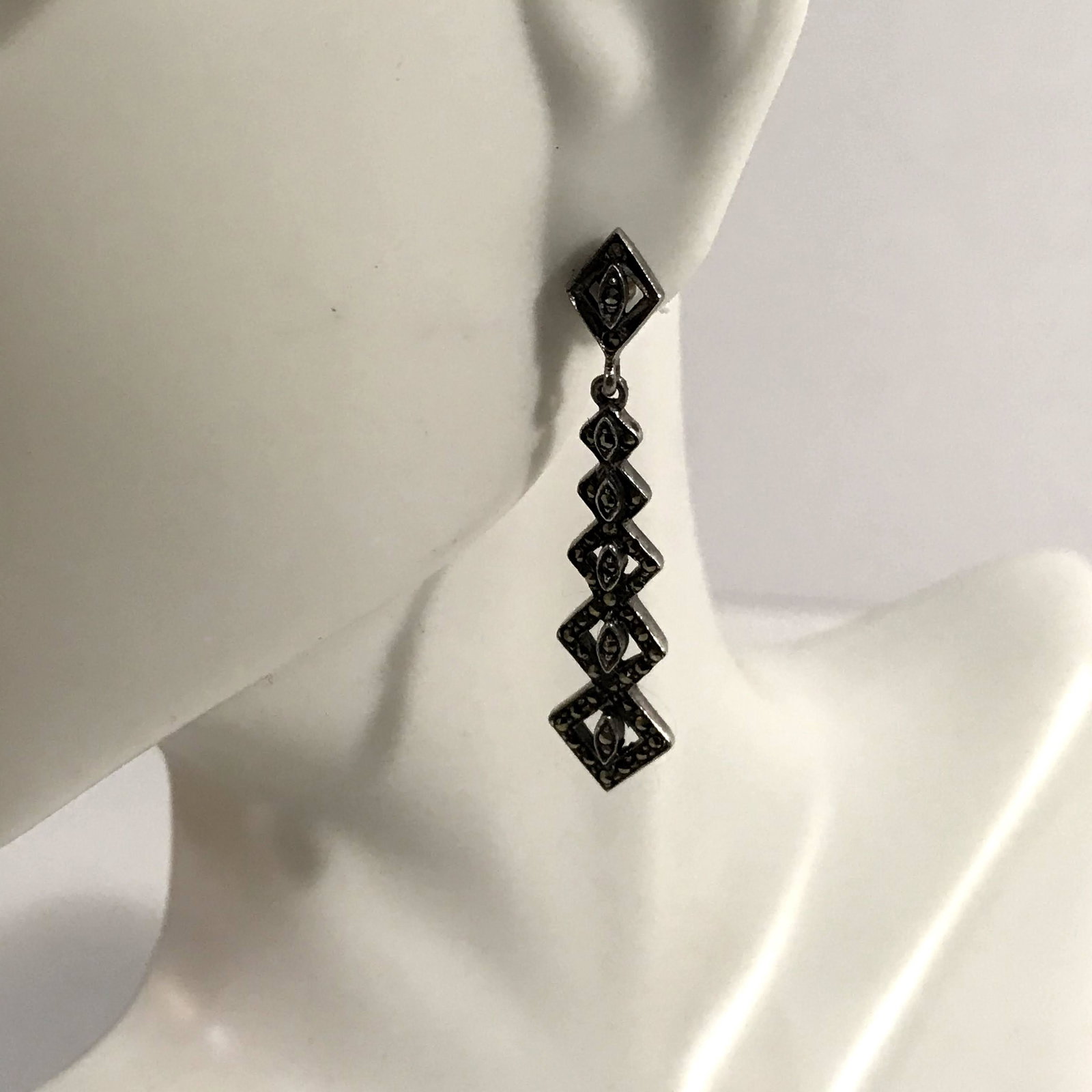 Vintage Marcasite Sterling Silver Hanging Earrings: Vintage Marcasite Sterling Silver Hanging Earrings Please view all photos as they are part of the description and condition of this Item, Feel free to contact me with questions or picture requests!
