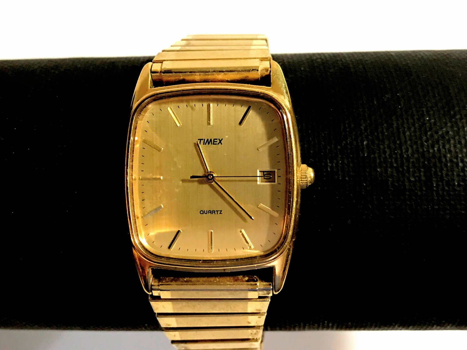 Vintage Timex Woman's gold Tone wrist watch Works!!!: Vintage Timex Woman's gold Tone wrist watch Works!!! Please view all photos as they are part of the description and condition of this Item, Feel free to contact me with questions or picture requests! 