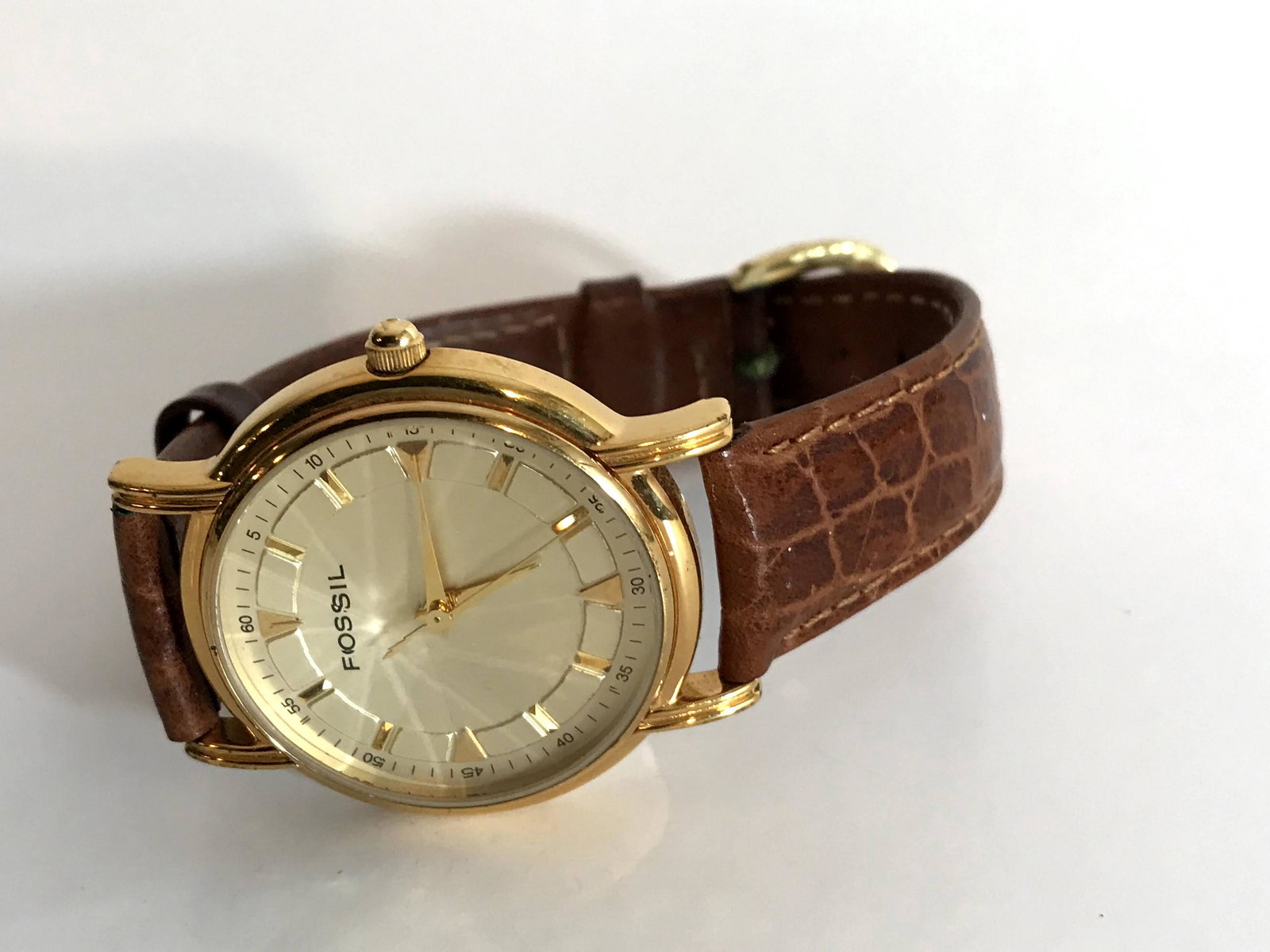 Vintage Fossil Prism Watch Working: Vintage Fossil Prism Watch Working Please view all photos as they are part of the description and condition of this Item, Feel free to contact me with questions or picture requests! Used Item AS IS