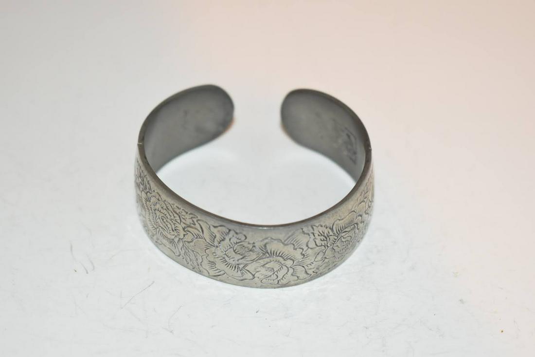 Vintage KIRK Pewter Carnation Cuff Bracelet 2 1/8" (1 of 3)